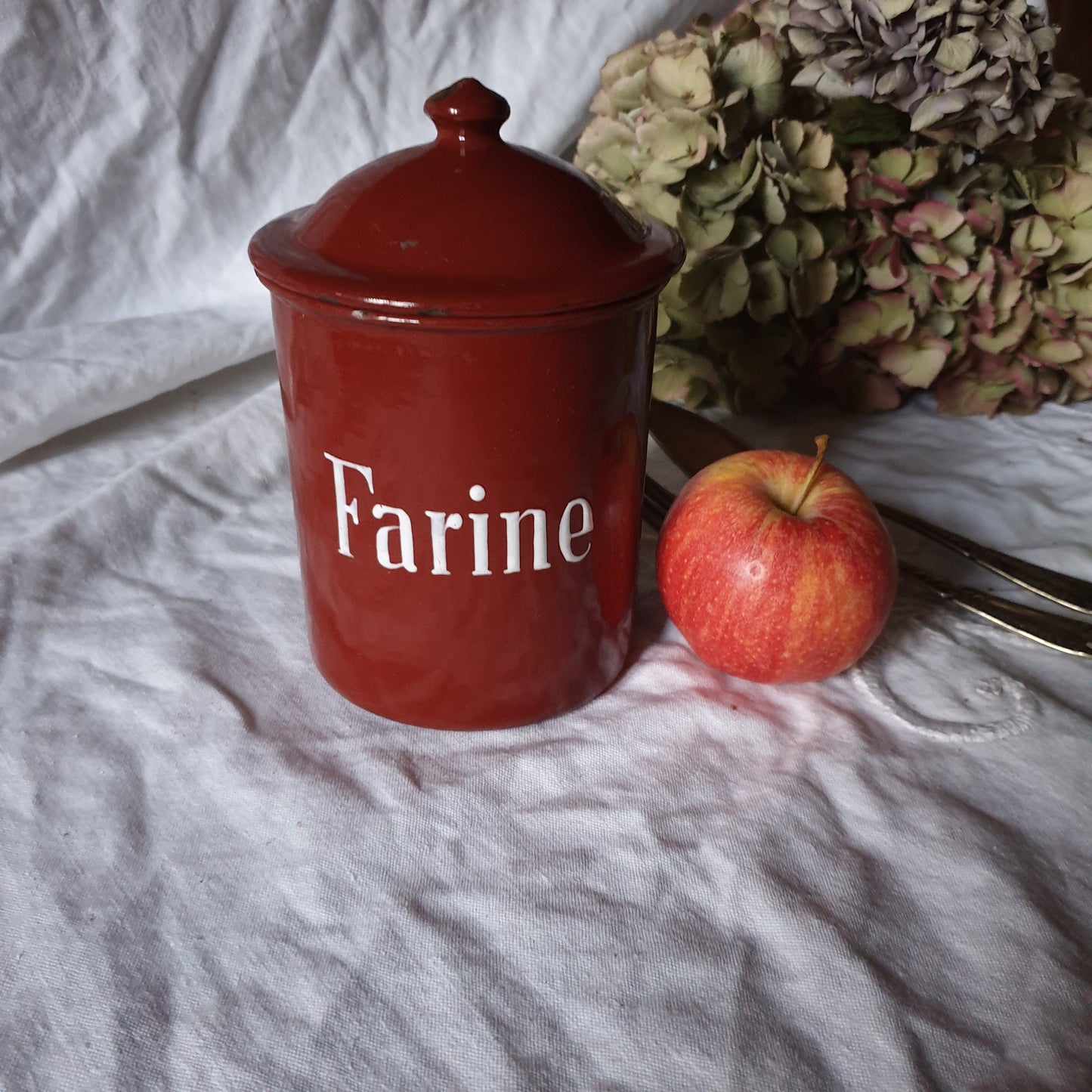 French vintage enamel brown / red canister 'Farine' (flour) c1930 farmhouse vintage style, French country design
