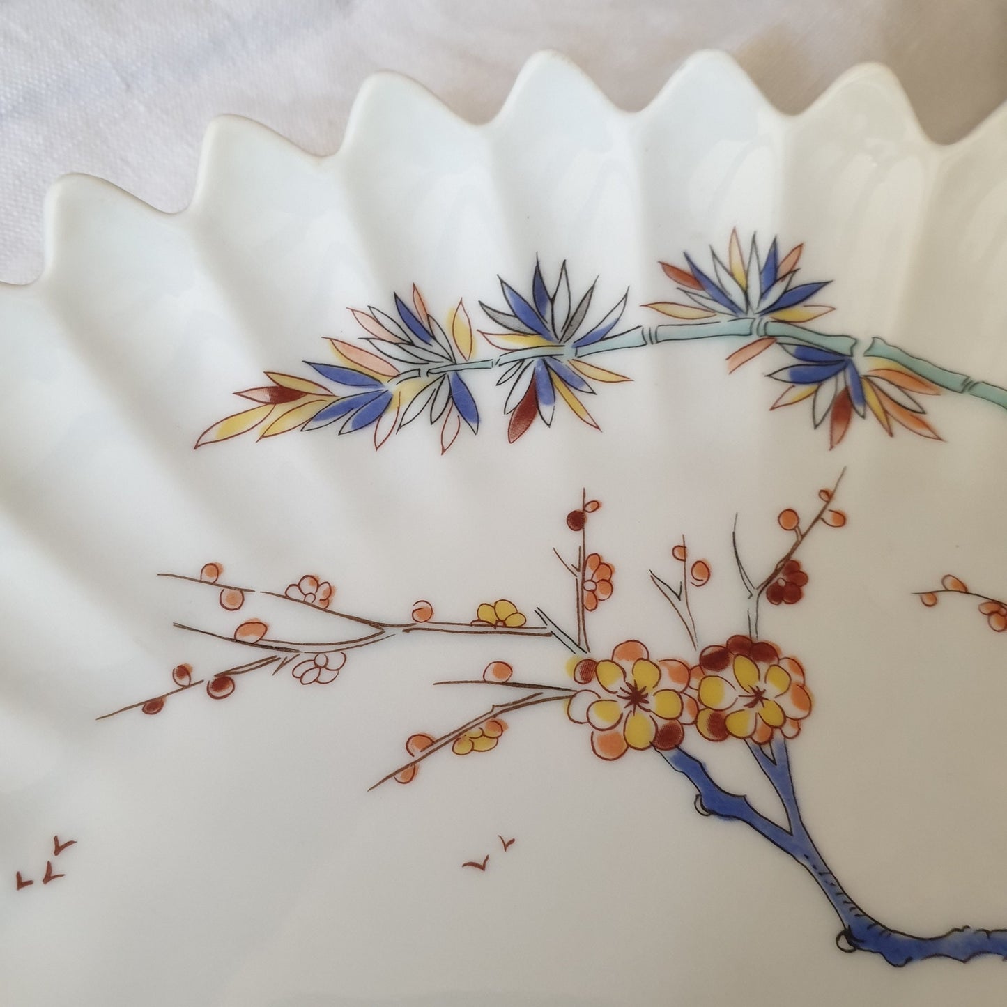 Haviland Limoges plate for the Metropolitan Musuem of Art, a 20th C reproduction of a soft-past porcelain plate Mennecy c1735