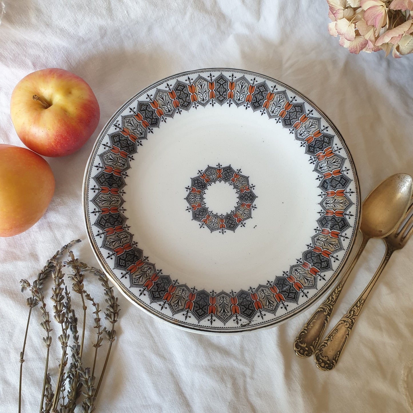 Antique cake stand 'Cellini' grey / red, Pinder Bourne & Co, Museum quality Staffordshire hand colored polychrome transferware serving dish