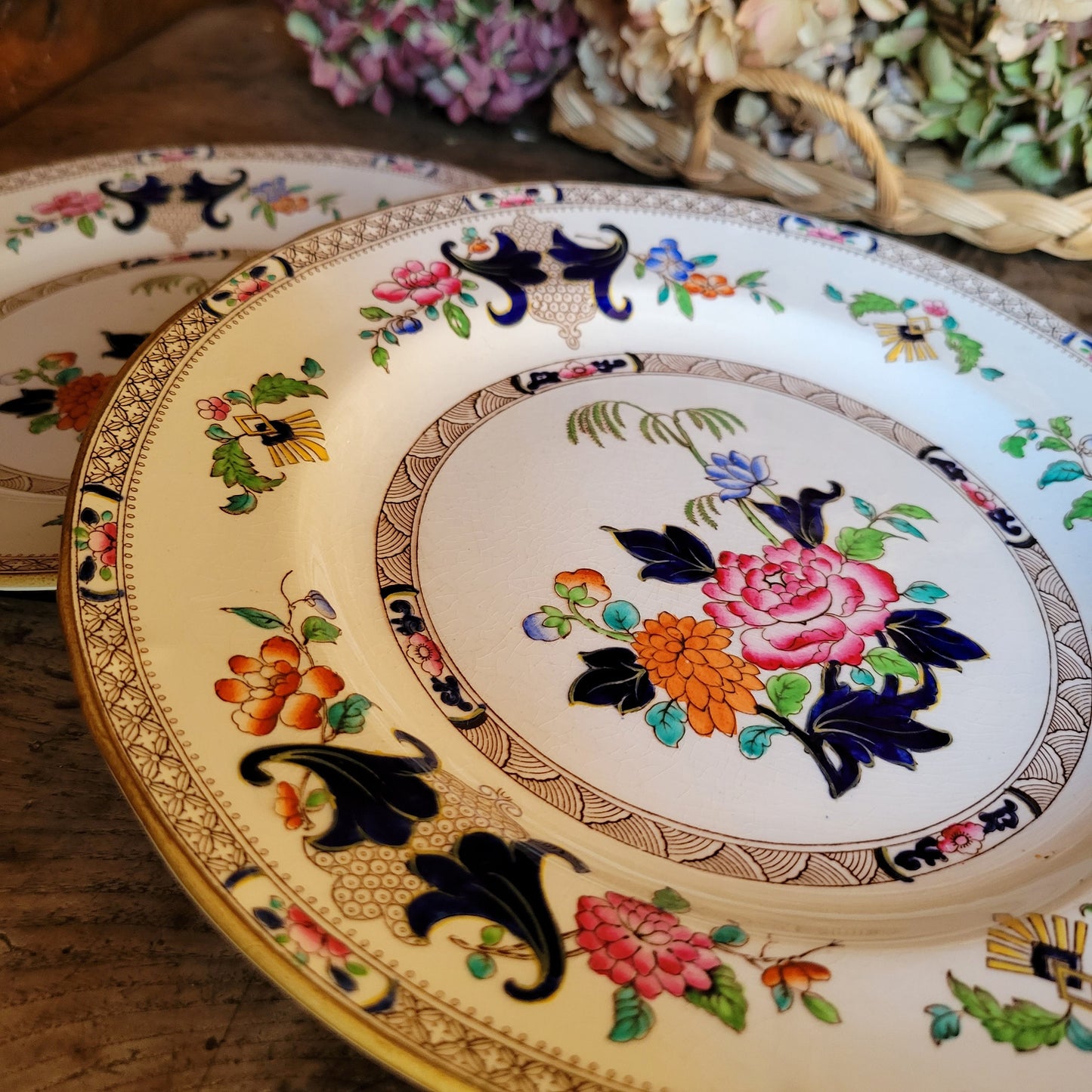 PAIR antique Minton hand painted Chinoiserie dinner plates, polychrome Imari / Orientalism floral, c1912 Edwardian era cabinet plates