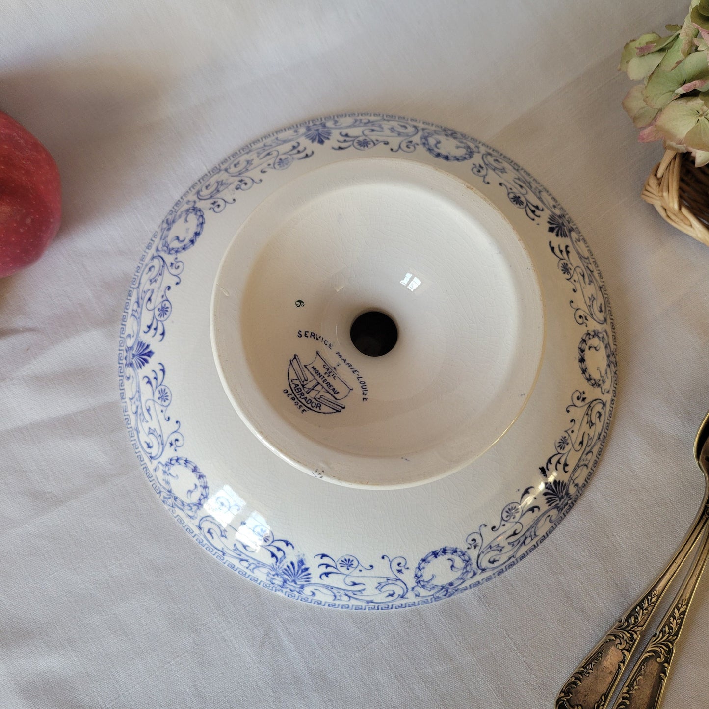 French antique 19thC cake / dessert stand, floral blue & white transferware, Marie Louise by Creil et Montereau, Empire wreaths, ribbons