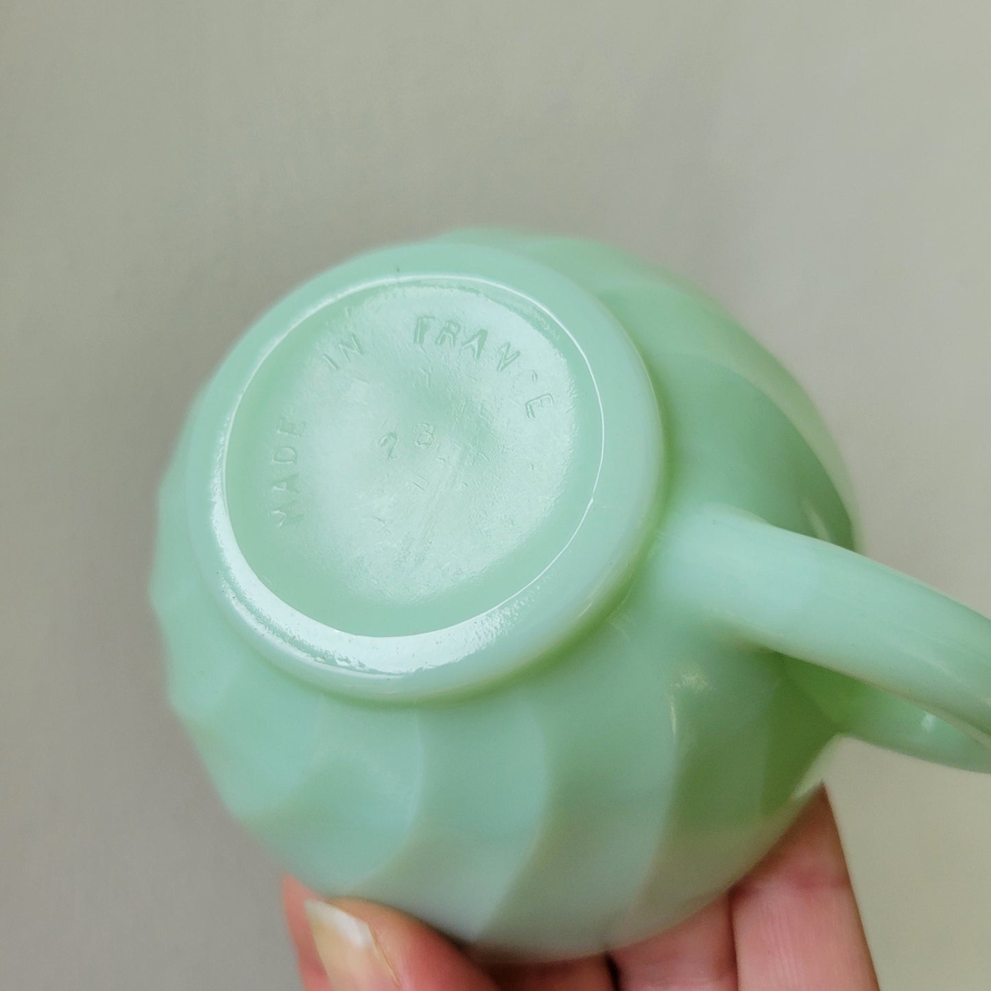 SET 4 French Vintage tea cups mint green Jadeite tea / coffee cups & saucers, twisted milk glass, mid century French Opaline, twisted fluted