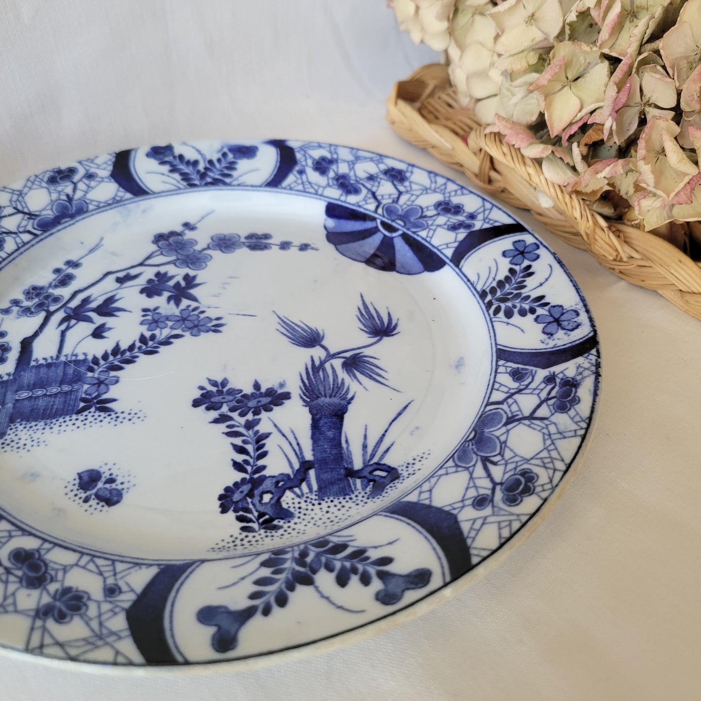 Stunning antique French Creil et Montereau 'Monet'/'Japon' blue & white dinner plate, hand painted effect c1880 Japonisme Aesthetic Movement