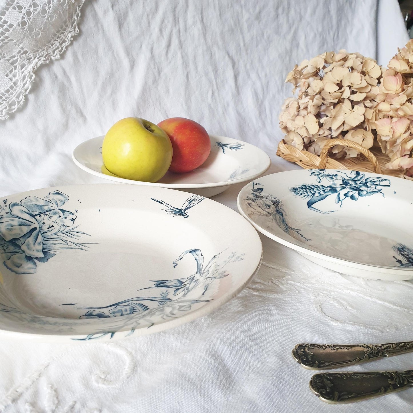 Set of 3 French antique soup plates blue transferware, excellent cond, flowers and dragonflies c1890 Aesthetic Movement, Arts and Crafts