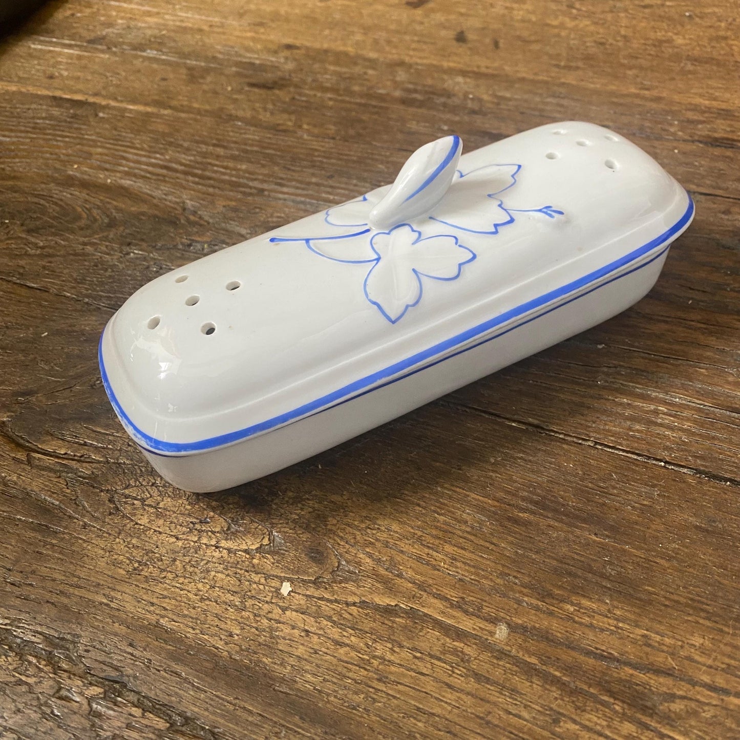 Antique French Lidded soap / toothbrush Dish: Pierced lid with Floral Barbotine Handle, c1900