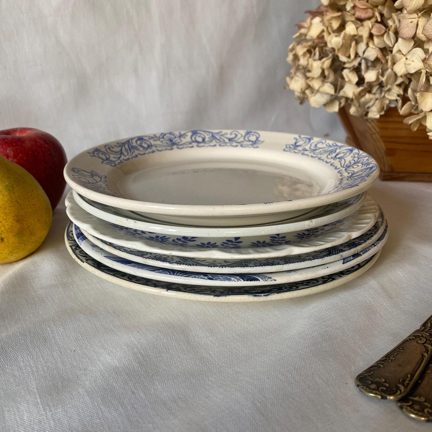 SET 6 mismatched vintage ironstone breakfast/dessert plates, blue and white transferware cottage style floral patterns, France c1880-1925