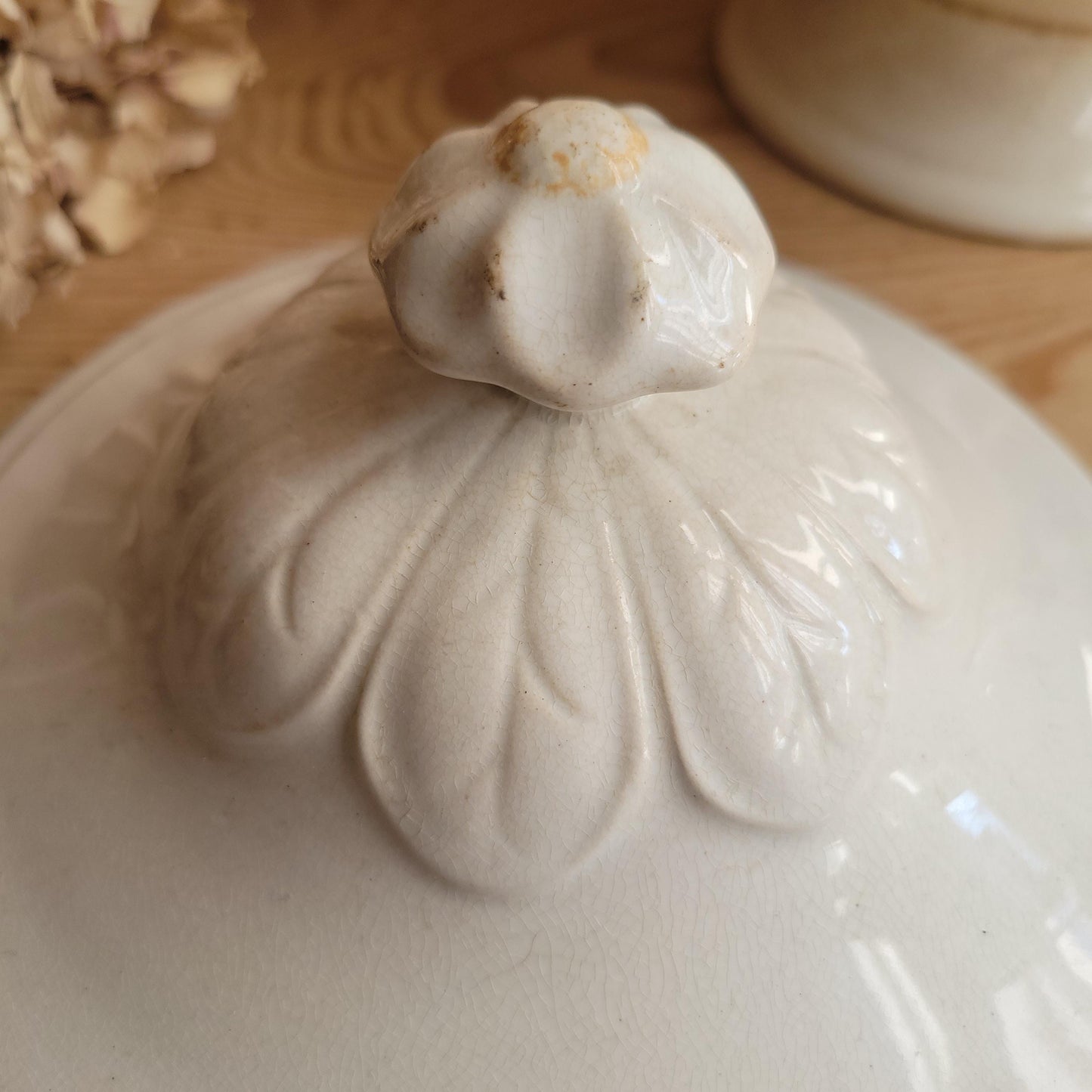 White Tea-Stained Soupière by Petrus Regout, Maastricht c.1880