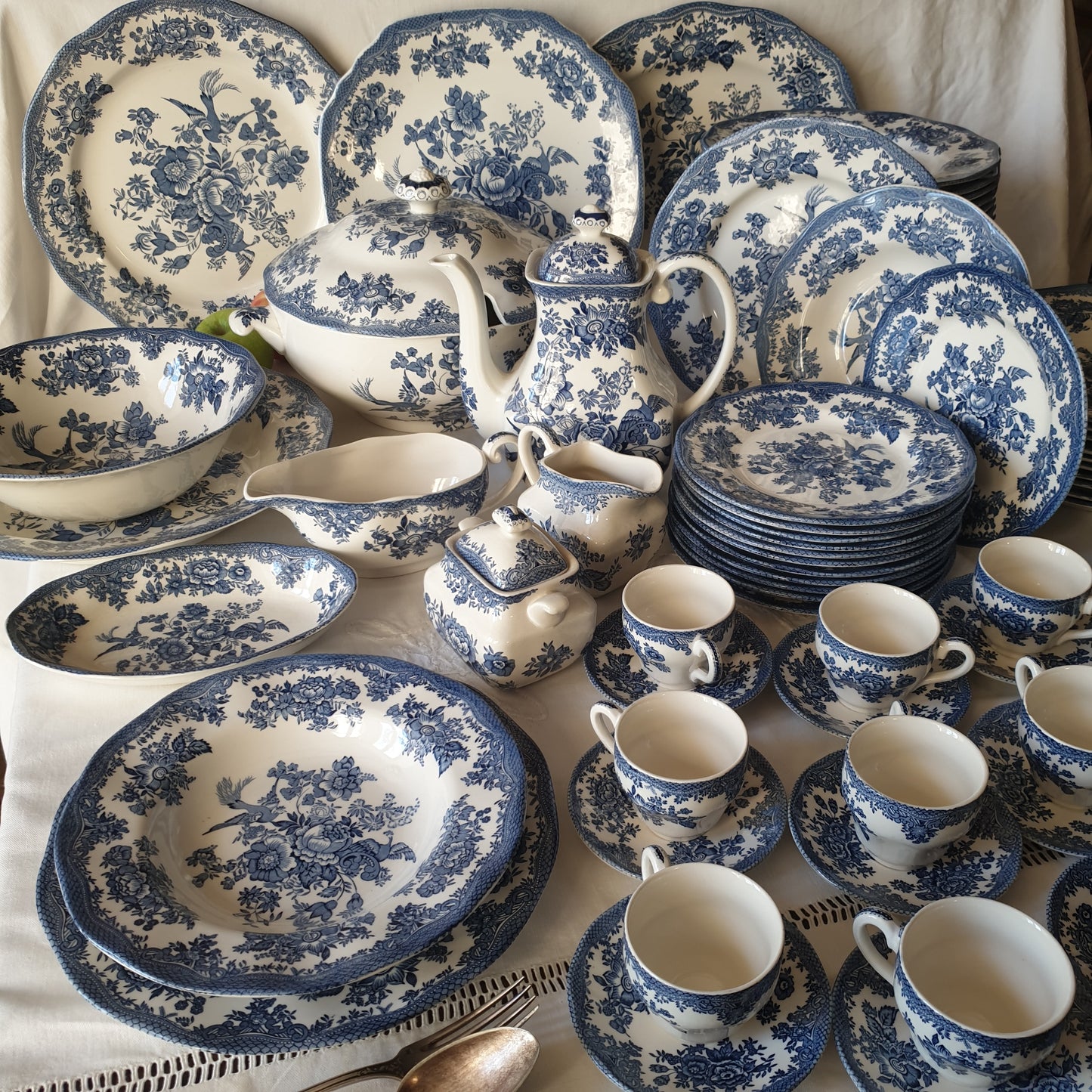 English ironstone vintage dinner set & coffee service, 12-24 places blue transferware, excellent cond. Asiatic Pheasants Enoch Wedgwood