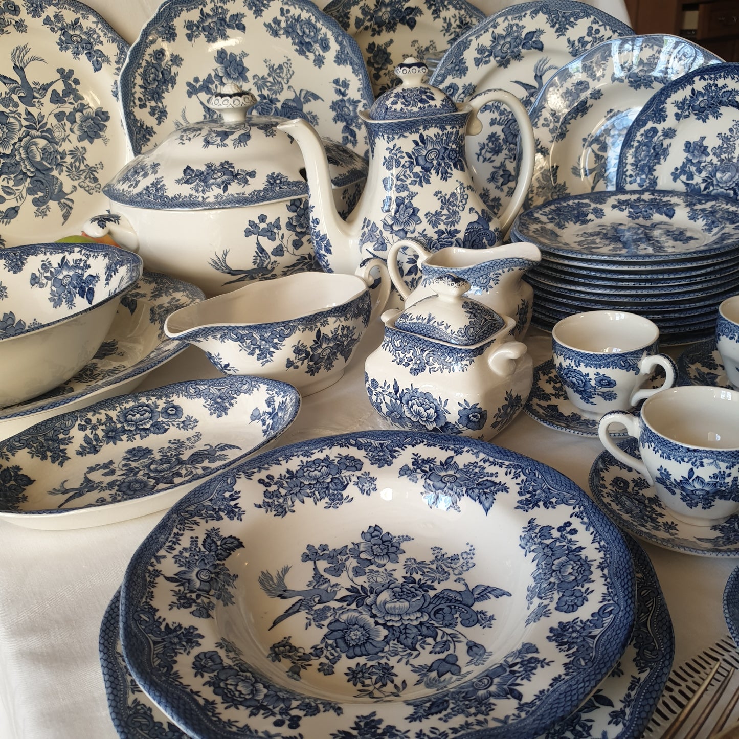 English ironstone vintage dinner set & coffee service, 12-24 places blue transferware, excellent cond. Asiatic Pheasants Enoch Wedgwood