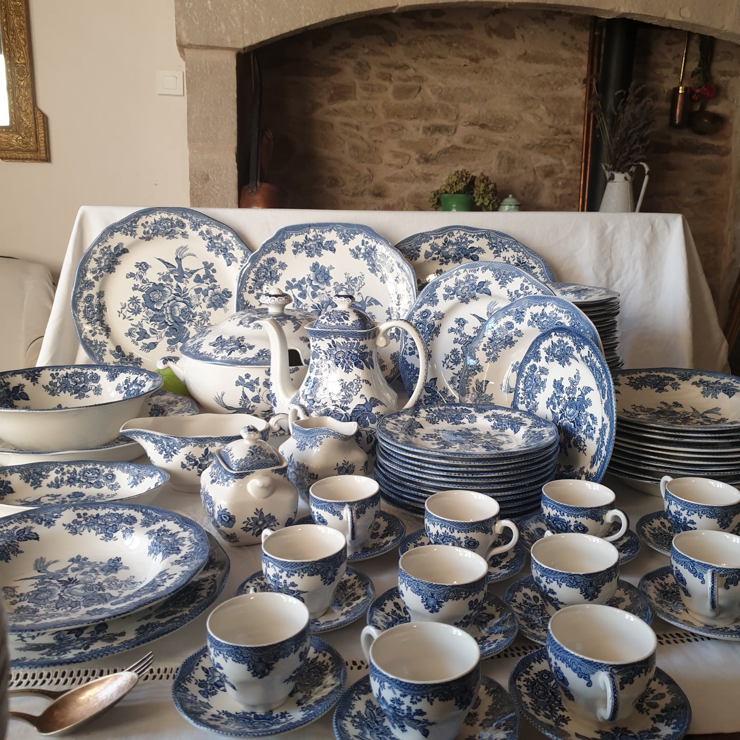 English ironstone vintage dinner set & coffee service, 12-24 places blue transferware, excellent cond. Asiatic Pheasants Enoch Wedgwood