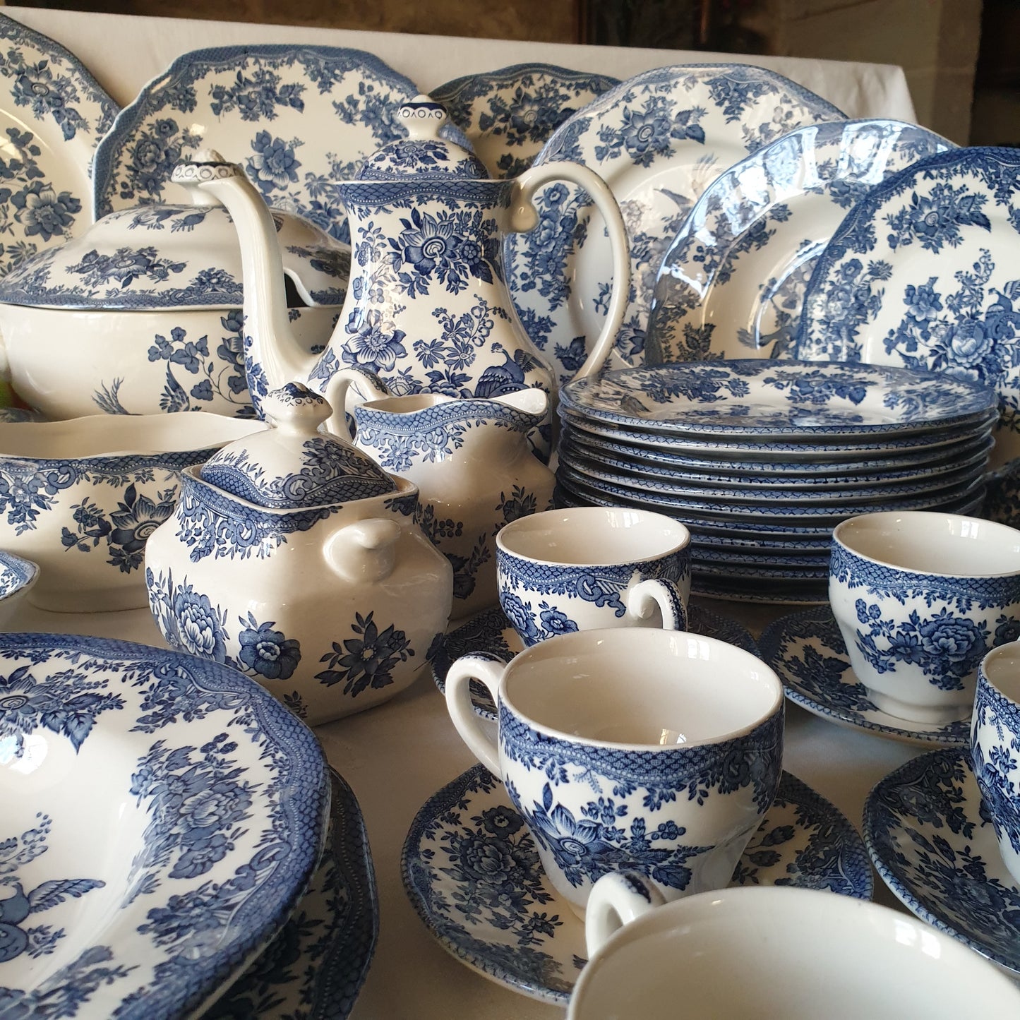 English ironstone vintage dinner set & coffee service, 12-24 places blue transferware, excellent cond. Asiatic Pheasants Enoch Wedgwood