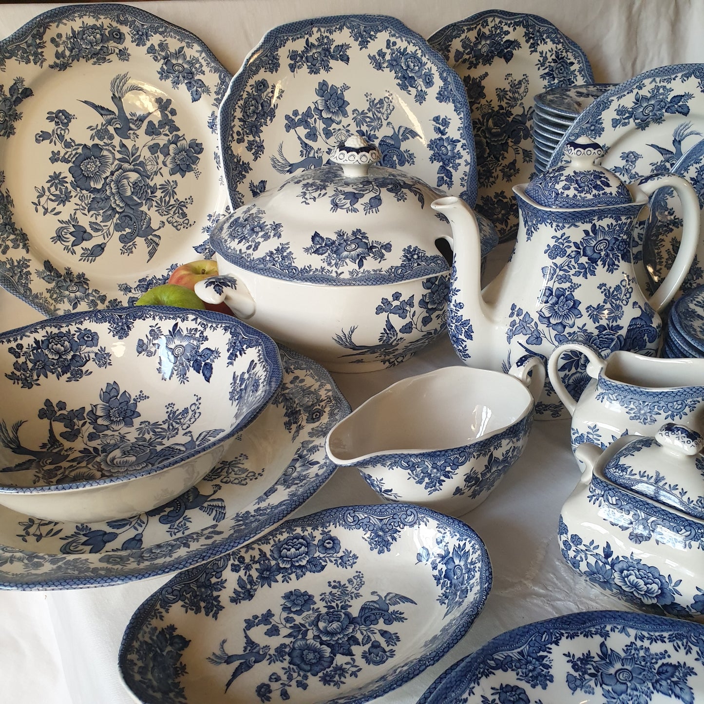 English ironstone vintage dinner set & coffee service, 12-24 places blue transferware, excellent cond. Asiatic Pheasants Enoch Wedgwood