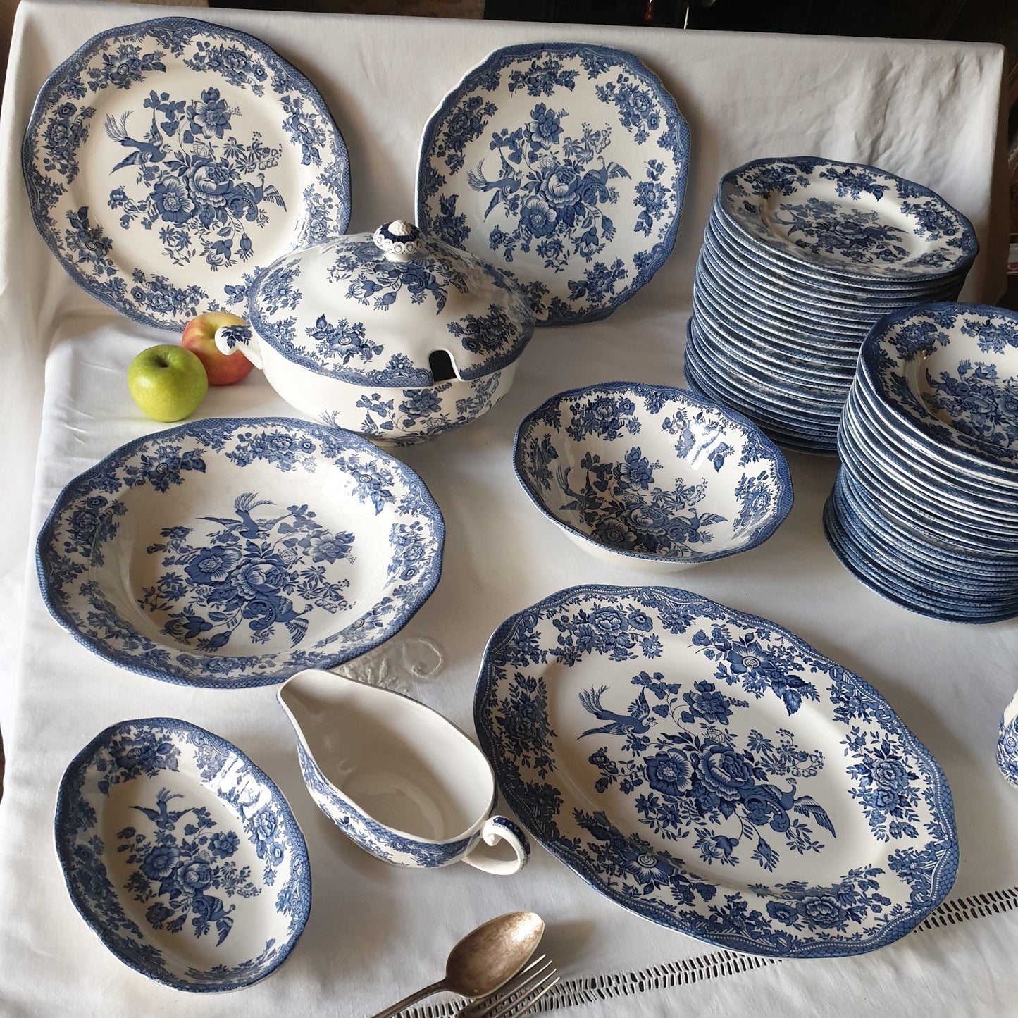 English ironstone vintage dinner set & coffee service, 12-24 places blue transferware, excellent cond. Asiatic Pheasants Enoch Wedgwood