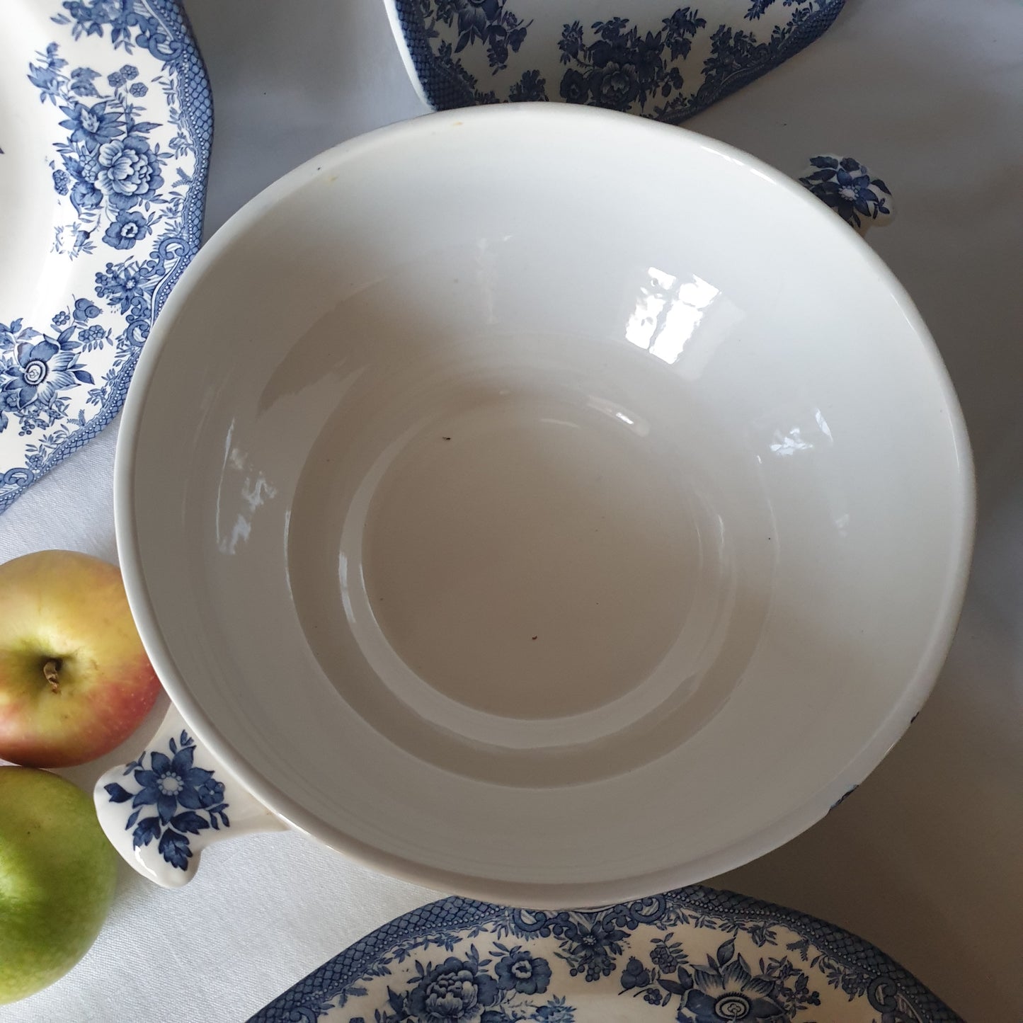 English ironstone vintage dinner set & coffee service, 12-24 places blue transferware, excellent cond. Asiatic Pheasants Enoch Wedgwood