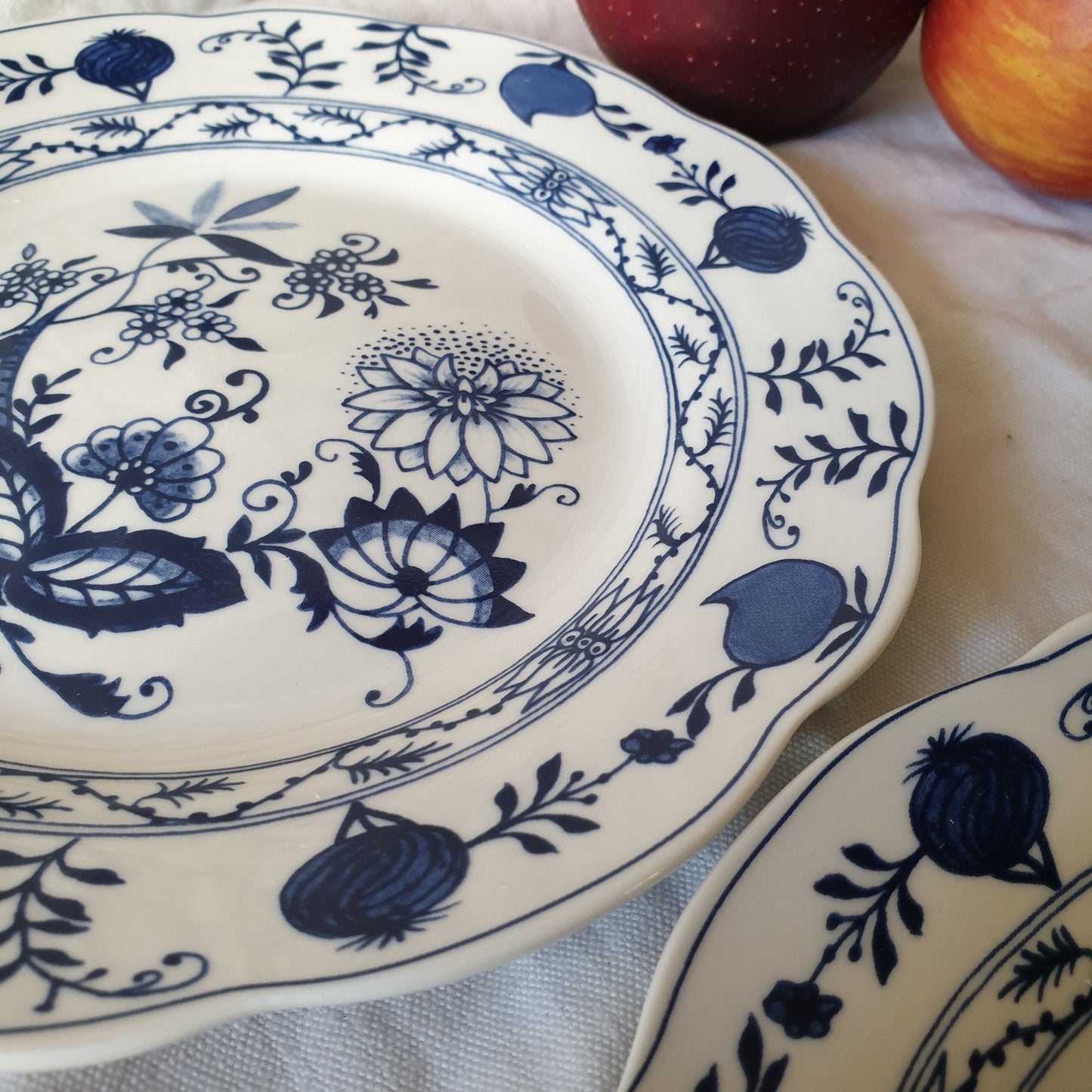 Set of 4 Royal Boch vintage 'blue onion' ironstone side plates in blue and white, by Royal Boch
