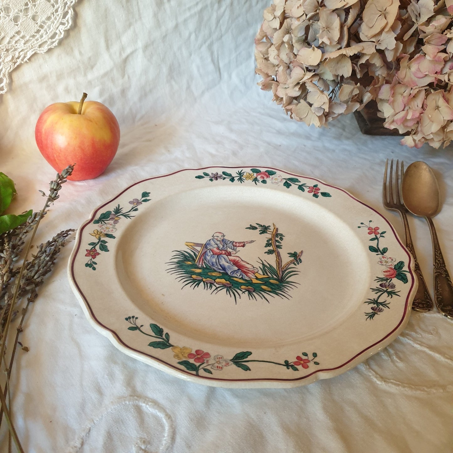 Antique Wedgwood hand painted plate c1913 Chinoiserie / Apprey motif, gentle patina, Staffordshire pottery