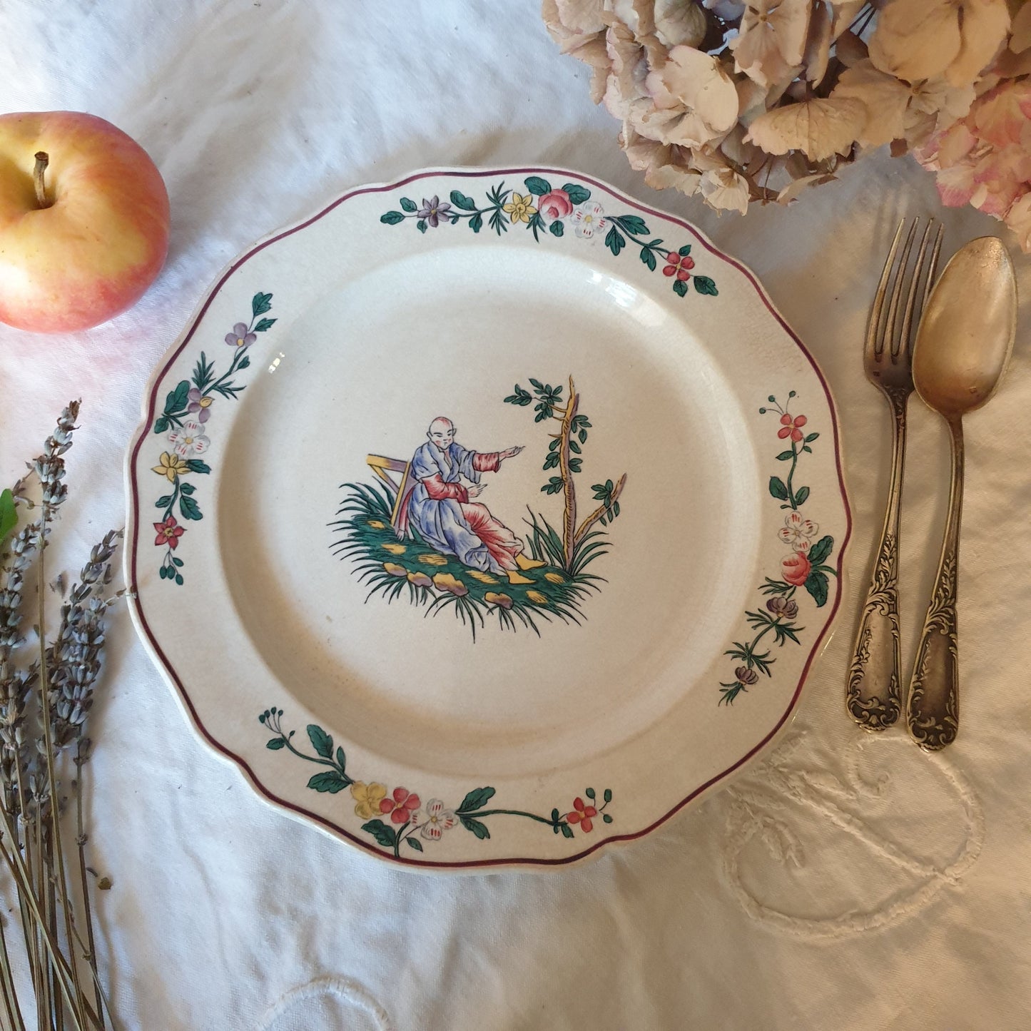 Antique Wedgwood hand painted plate c1913 Chinoiserie / Apprey motif, gentle patina, Staffordshire pottery