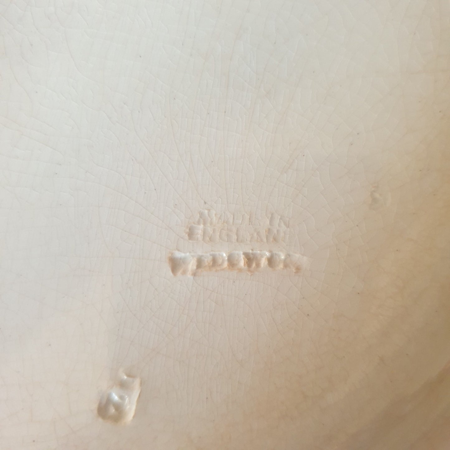 Antique Wedgwood hand painted plate c1913 Chinoiserie / Apprey motif, gentle patina, Staffordshire pottery