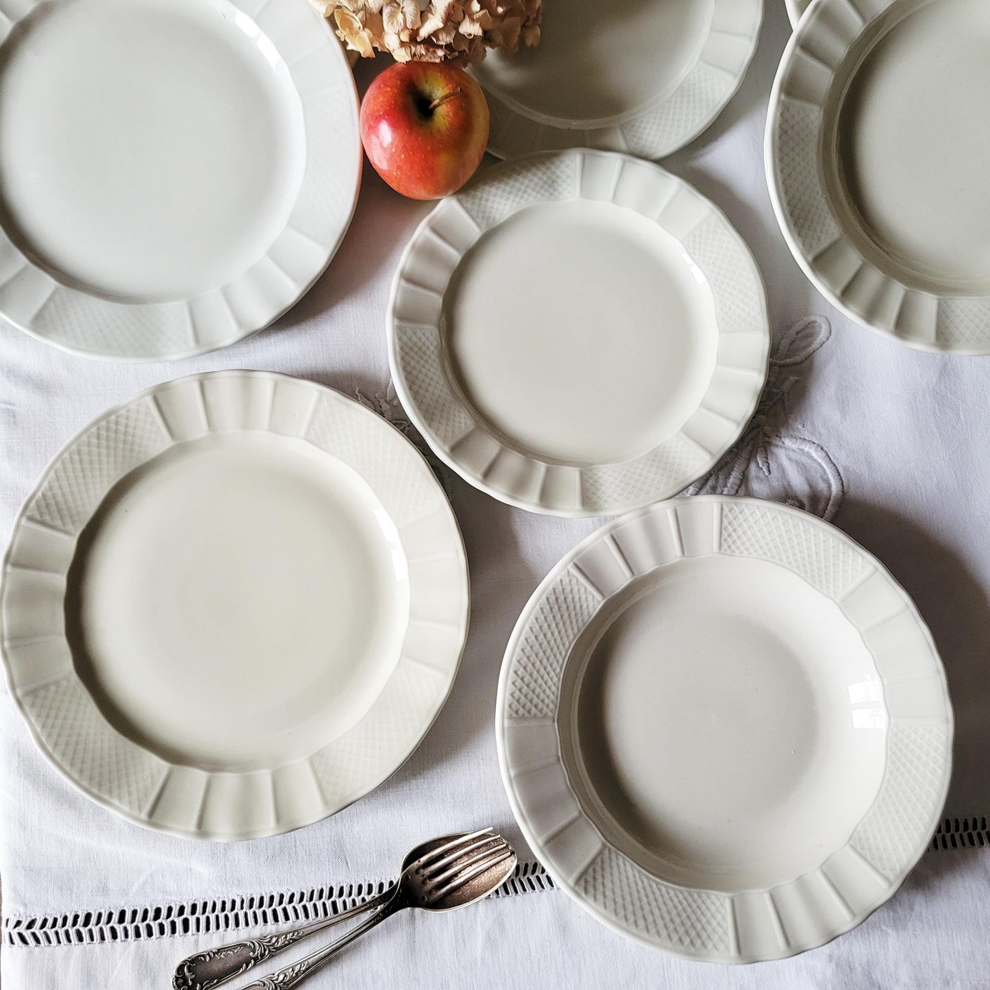 Vintage Limoges Porcelain Dinner Set: 6 places, Cream White Embossed Basket Weave, B & C Bernardaud France