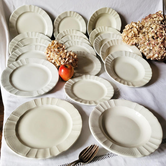 Vintage Limoges Porcelain Dinner Set: 6 places, Cream White Embossed Basket Weave, B & C Bernardaud France