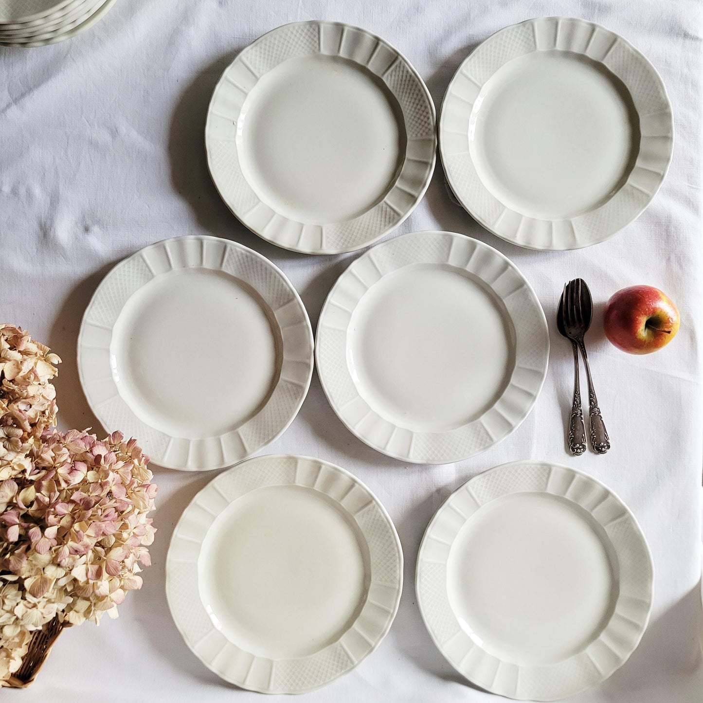 Vintage Limoges Porcelain Dinner Set: 6 places, Cream White Embossed Basket Weave, B & C Bernardaud France