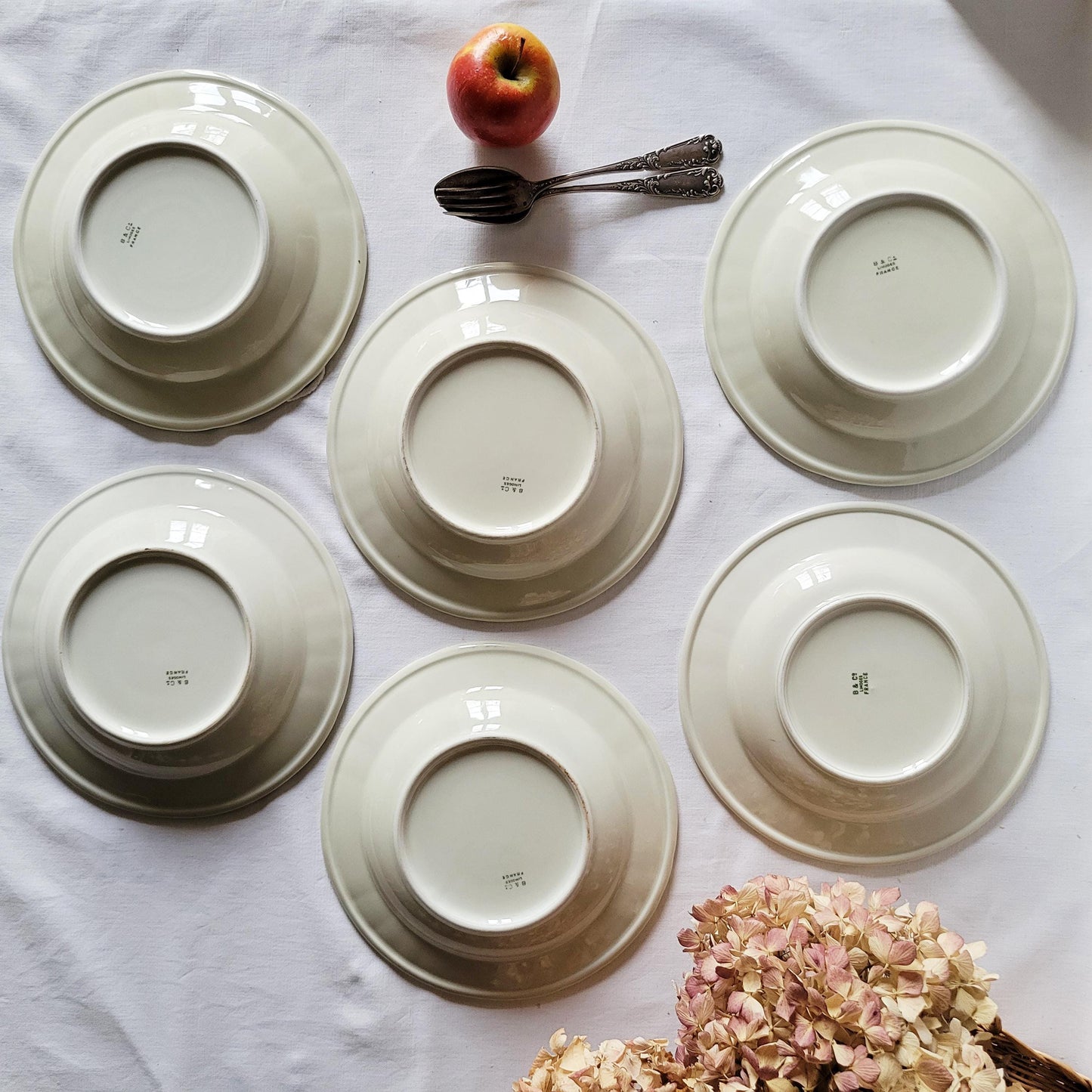 Vintage Limoges Porcelain Dinner Set: 6 places, Cream White Embossed Basket Weave, B & C Bernardaud France