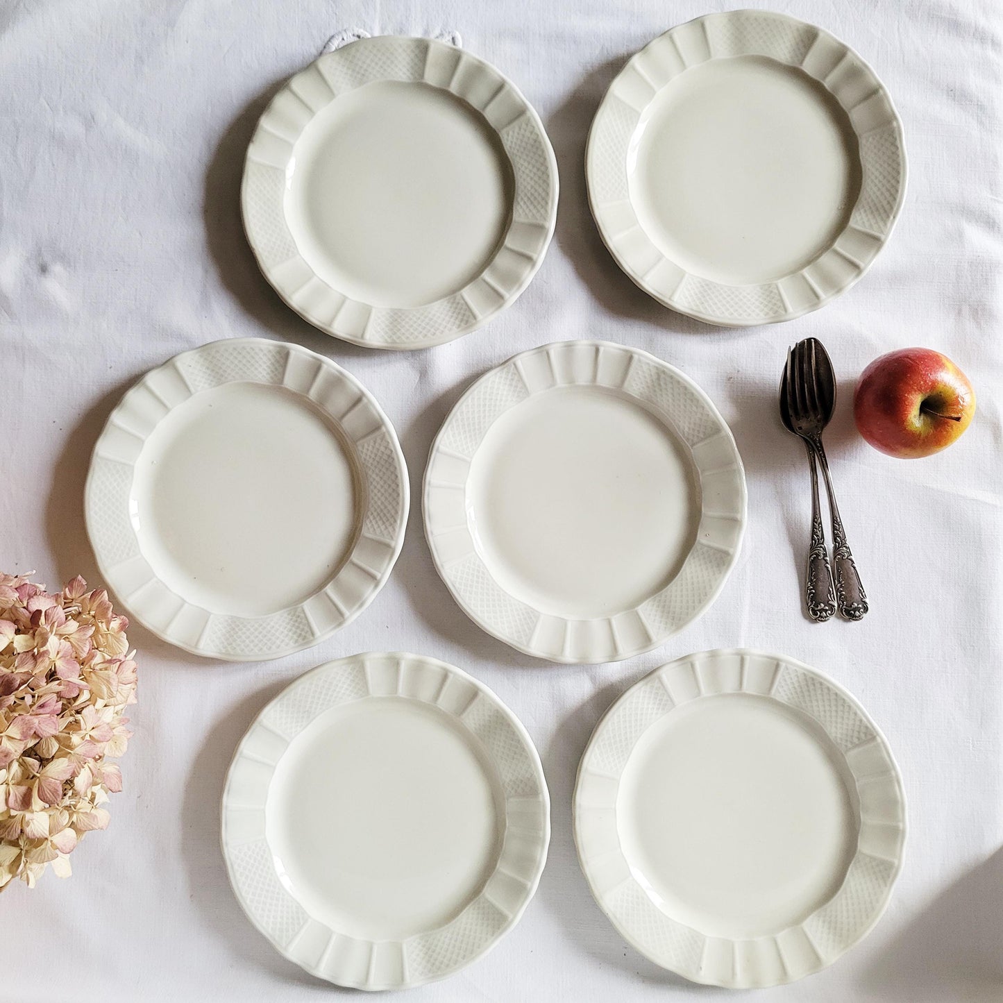 Vintage Limoges Porcelain Dinner Set: 6 places, Cream White Embossed Basket Weave, B & C Bernardaud France