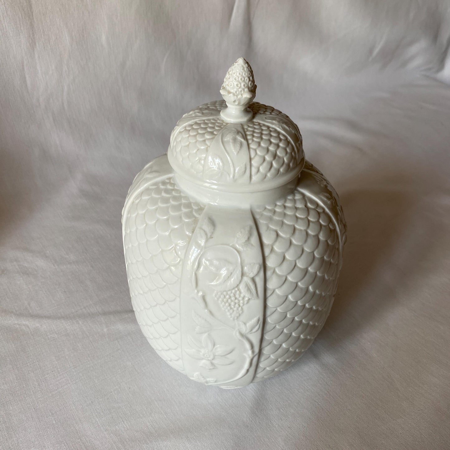 French antique white porcelain lidded cache pot, molded monochrome floral lid finial 19th / early 20thC Parisian porcelain