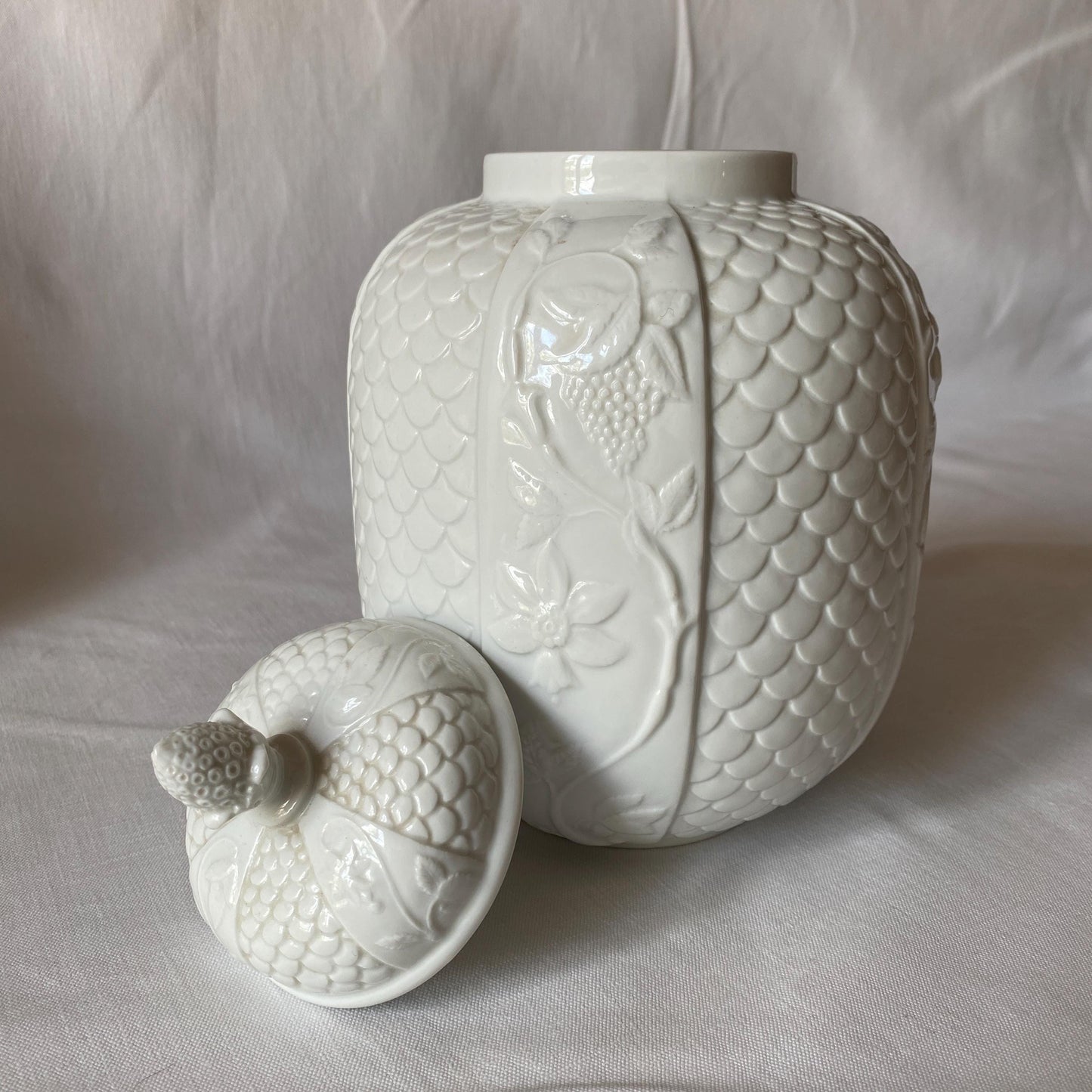 French antique white porcelain lidded cache pot, molded monochrome floral lid finial 19th / early 20thC Parisian porcelain