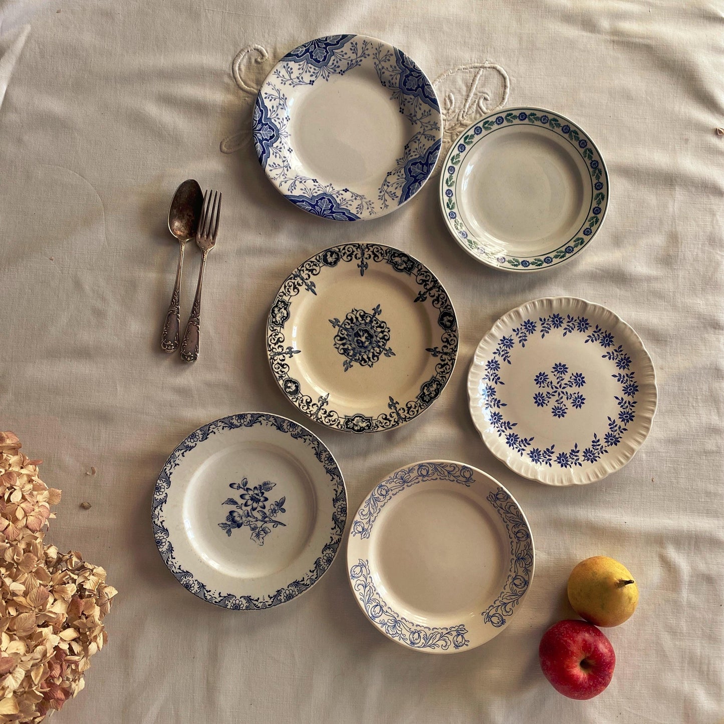 SET 6 mismatched vintage ironstone breakfast/dessert plates, blue and white transferware cottage style floral patterns, France c1880-1925