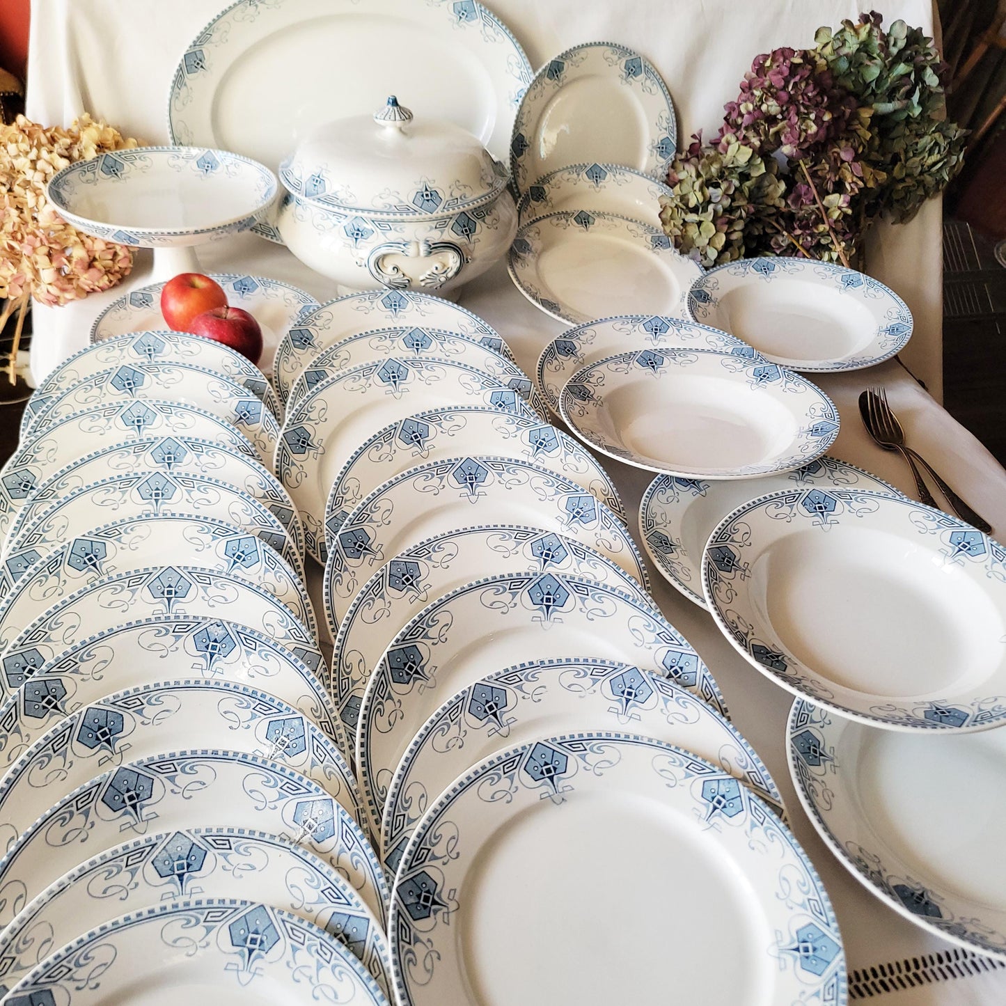 Antique Sarreguemines 'Germaine' Dinner Service, Art Nouveau Blue White Terre de Fer, 34 pc