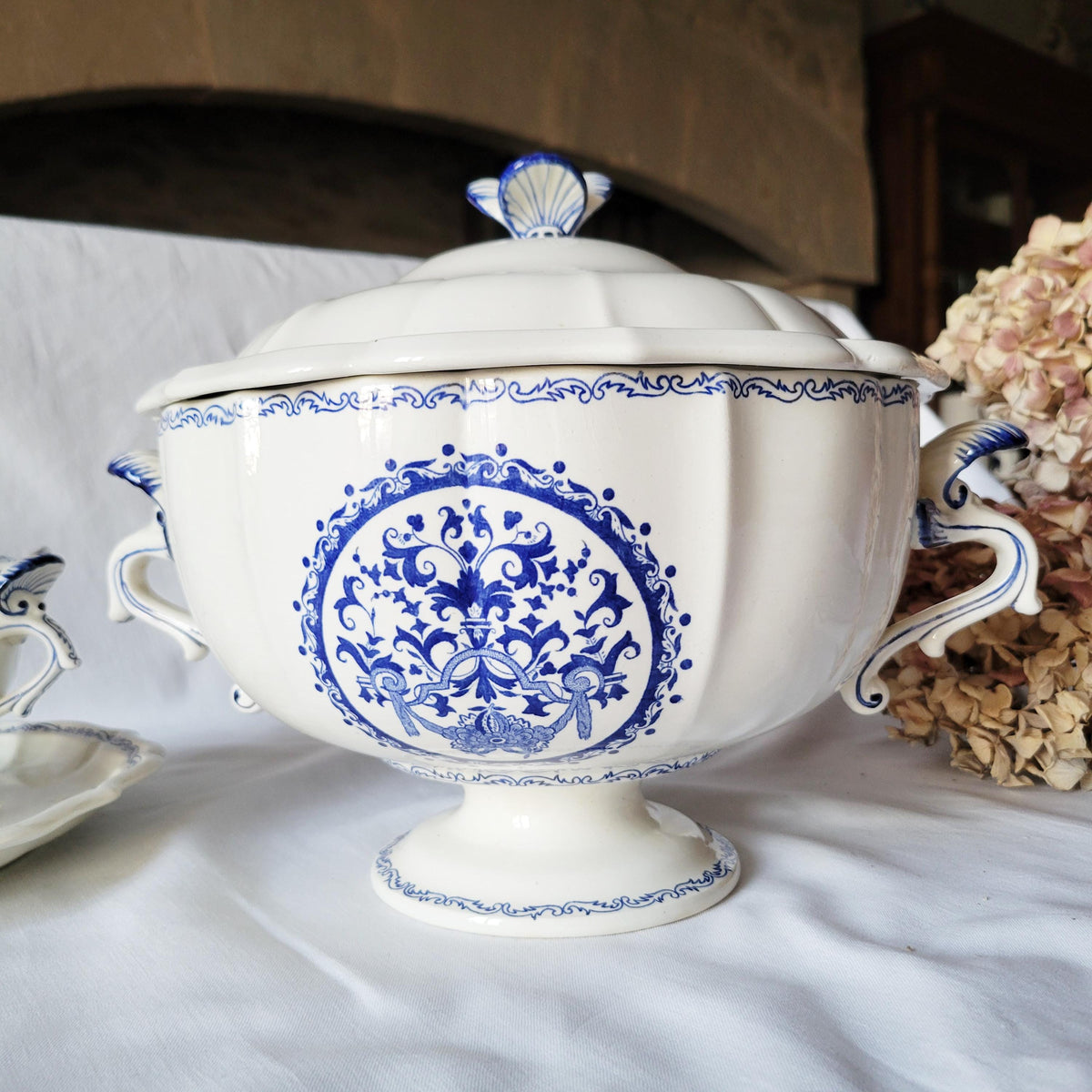 Gien France 'Rouen Bleu' Dinner Service: 12-24 Place Set / 59pc Blue & White French Transferware