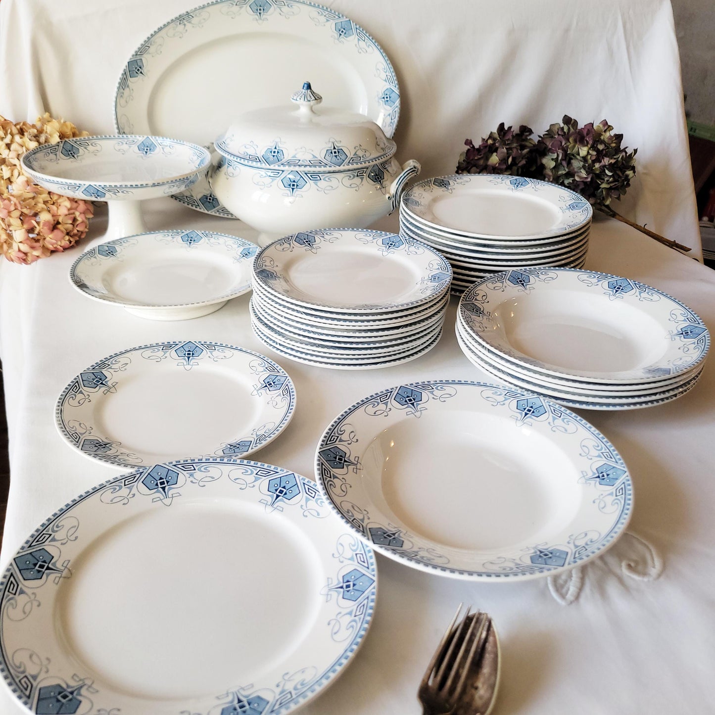 Antique Sarreguemines 'Germaine' Dinner Service, Art Nouveau Blue White Terre de Fer, 34 pc