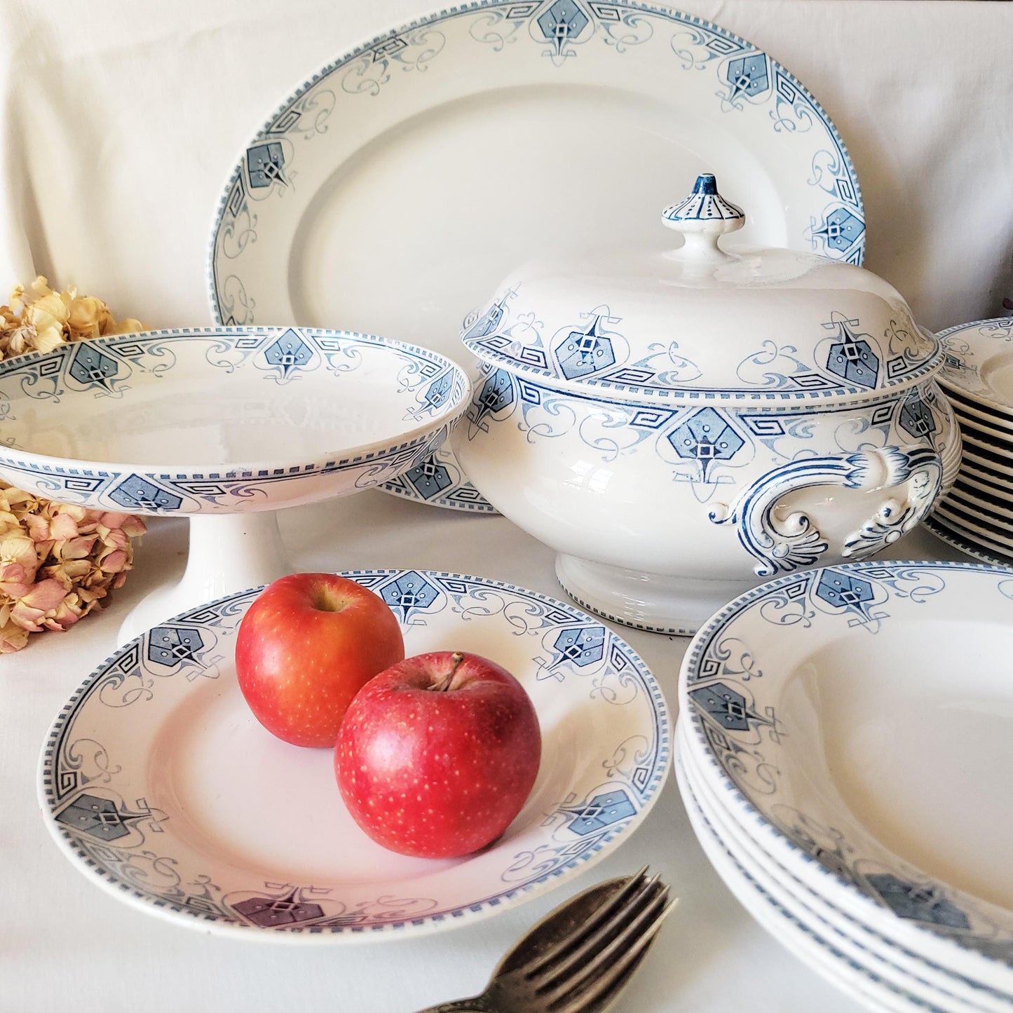 Antique Sarreguemines 'Germaine' Dinner Service, Art Nouveau Blue White Terre de Fer, 34 pc