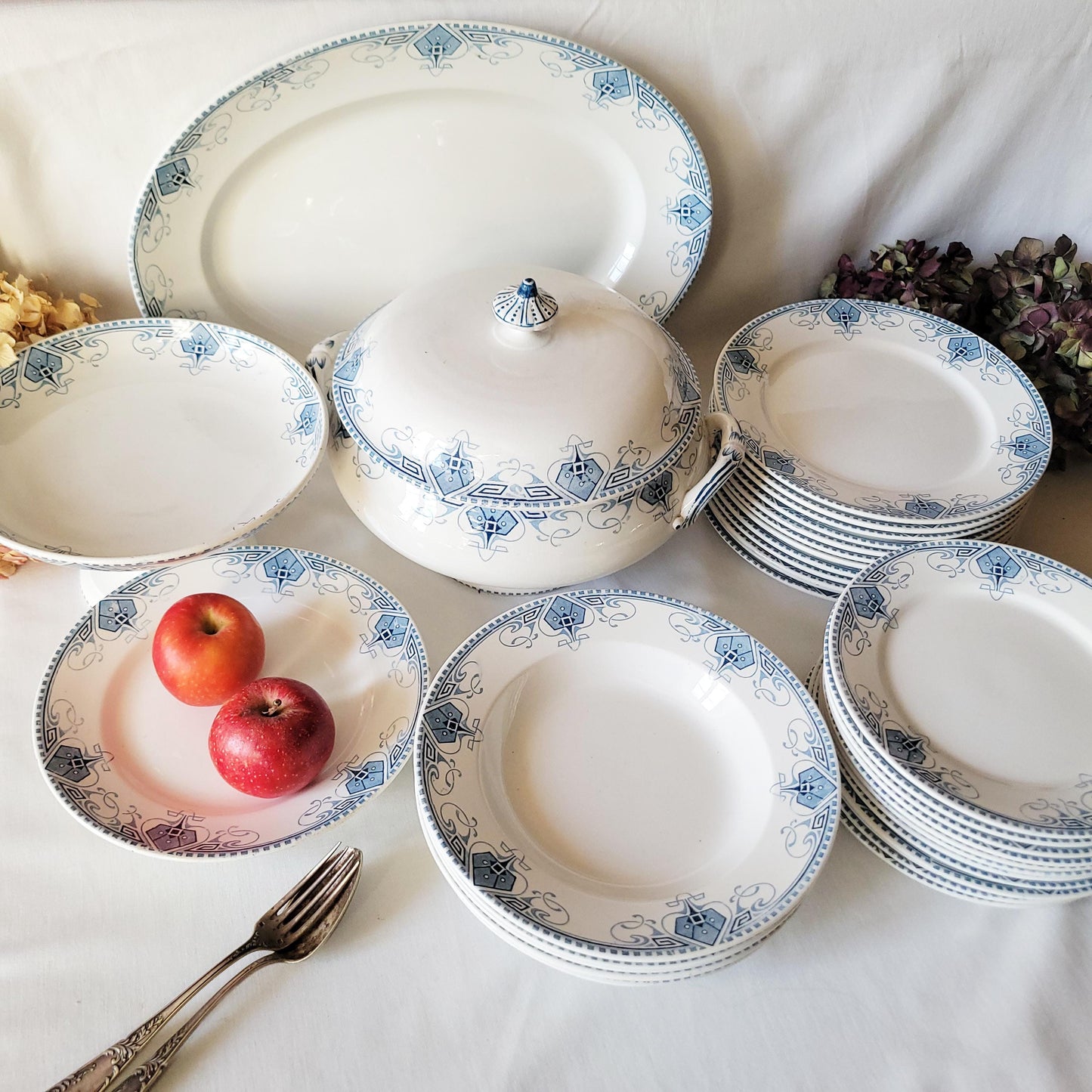 Antique Sarreguemines 'Germaine' Dinner Service, Art Nouveau Blue White Terre de Fer, 34 pc