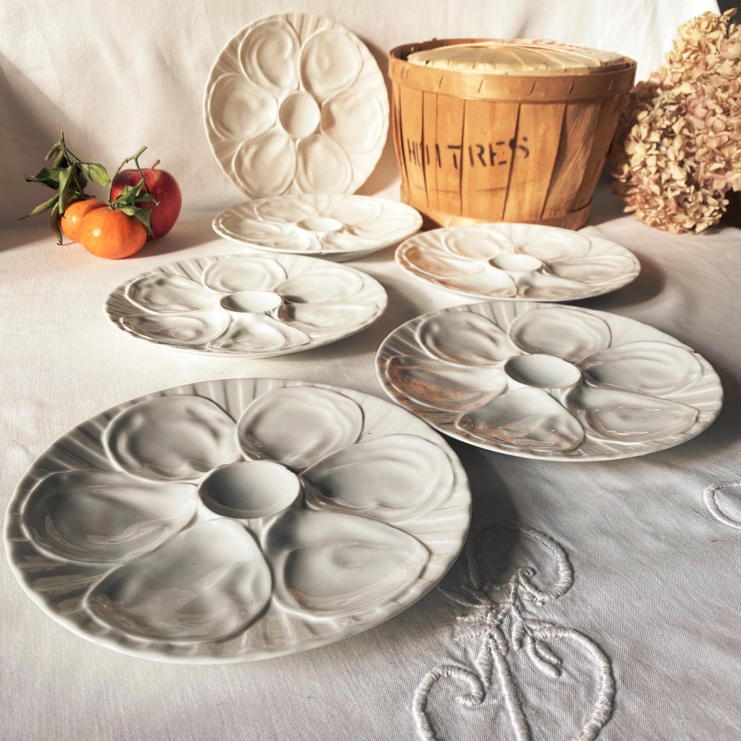 SET 6 oyster plates French vintage porcelaine by Pillivuyt France c1920-1950 in original basket.