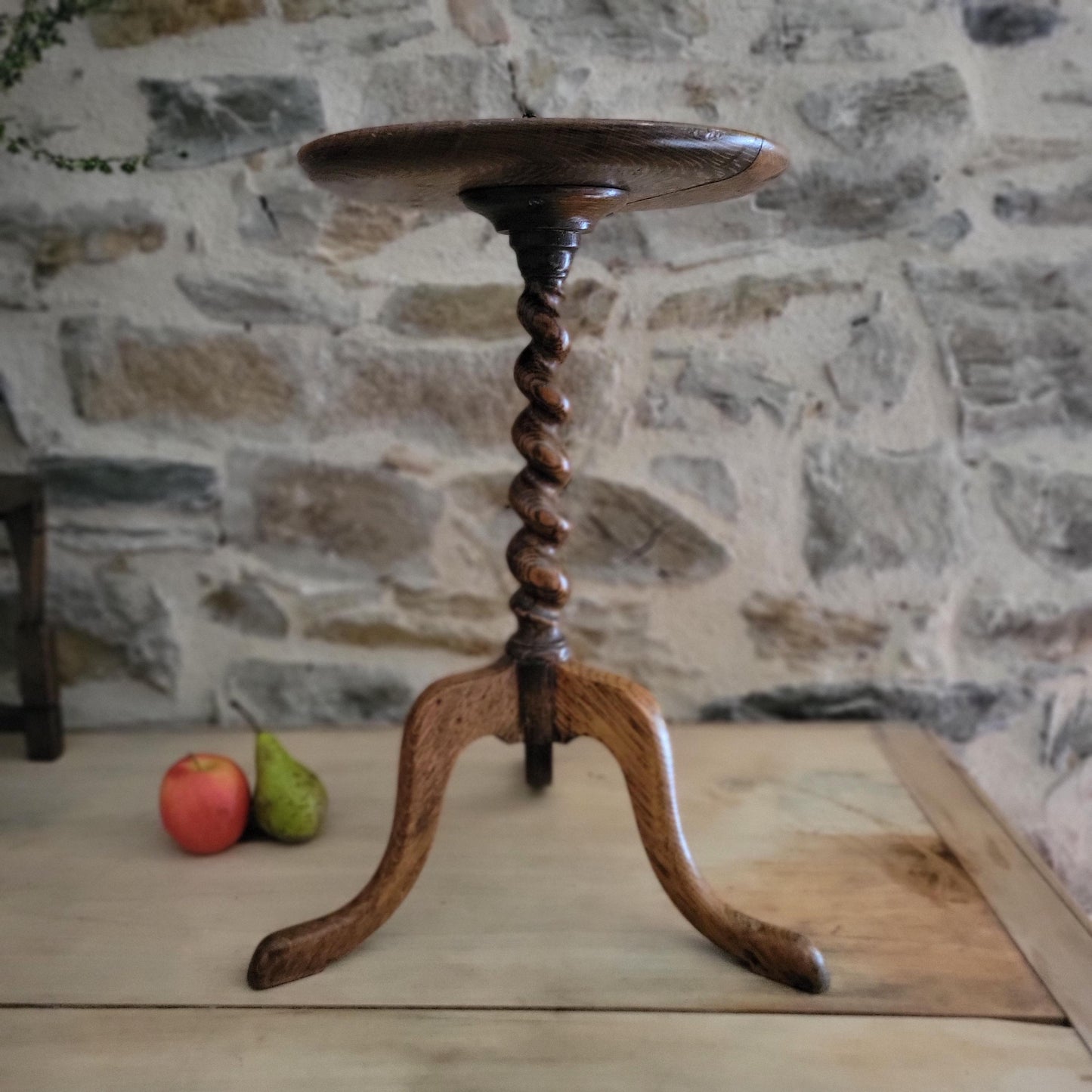 Antique French Oak Side Table with Twisted Stem, Tripod Foot and Round Top, c.1890