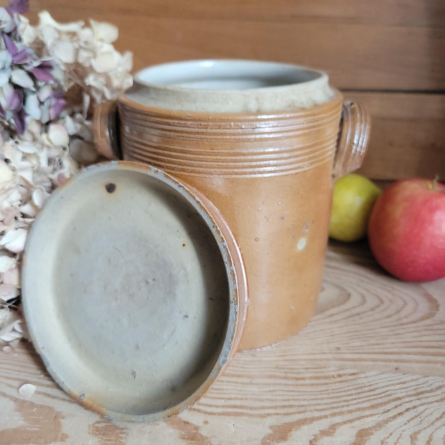 Straight-sided Cylindrical Confit Pot with Lid, Mid Brown Glaze, Saint-Amand-en-Puisaye c.1920