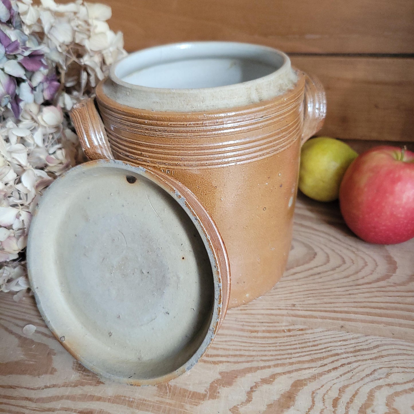 Straight-sided Cylindrical Confit Pot with Lid, Mid Brown Glaze, Saint-Amand-en-Puisaye c.1920