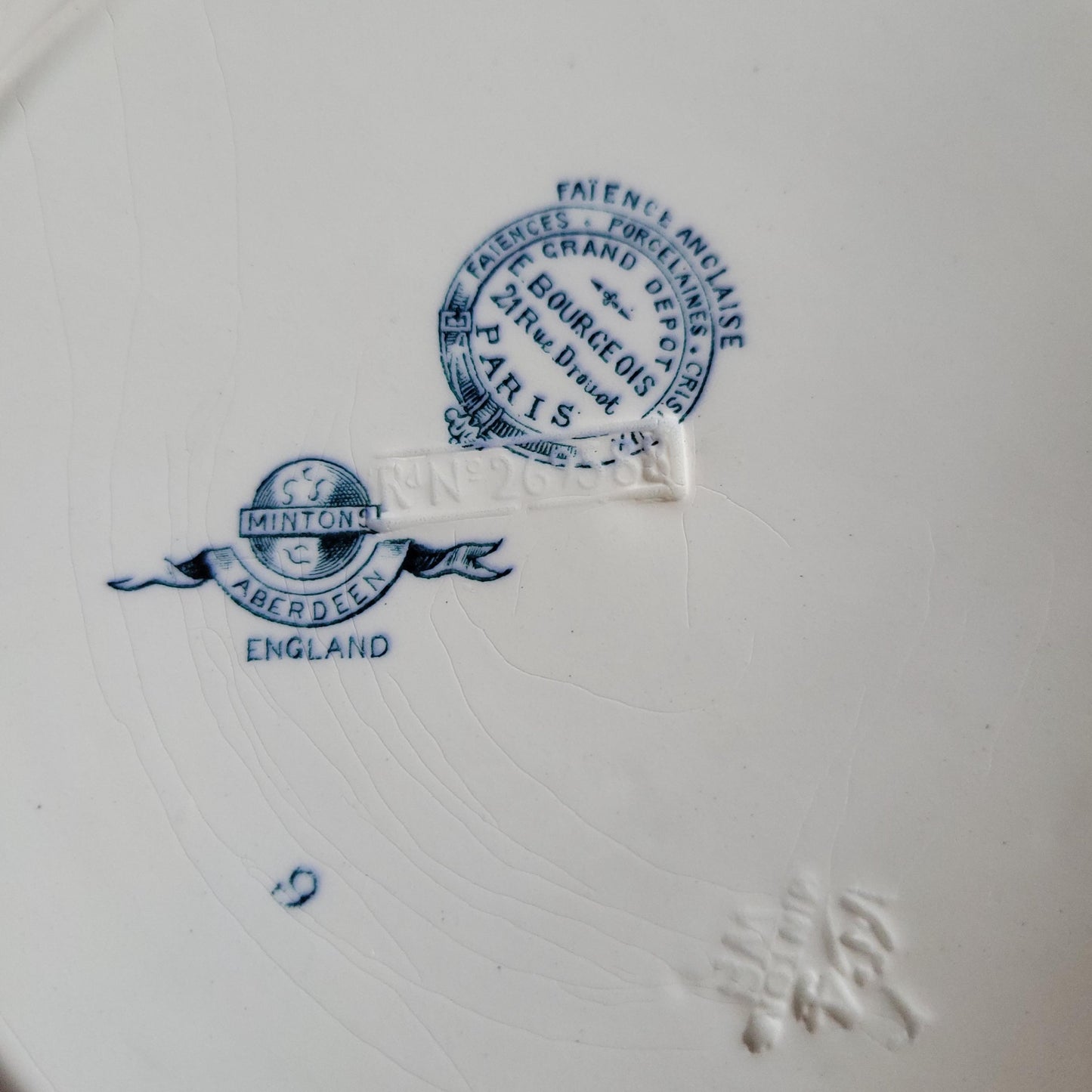 Set of 8 Antique dinner plates: Mintons staffordshire pottery "Aberdeen' pattern c1880