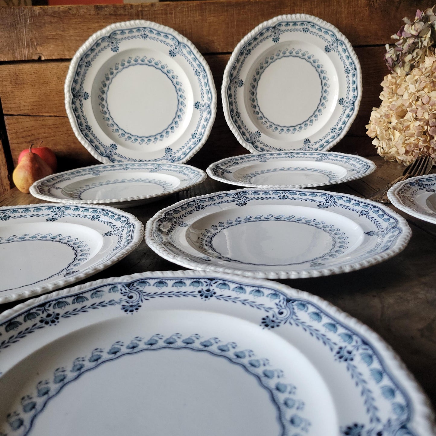 Set of 8 Antique dinner plates: Mintons staffordshire pottery "Aberdeen' pattern c1880