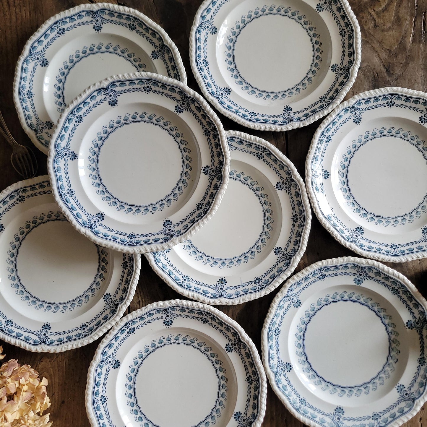 Set of 8 Antique dinner plates: Mintons staffordshire pottery "Aberdeen' pattern c1880