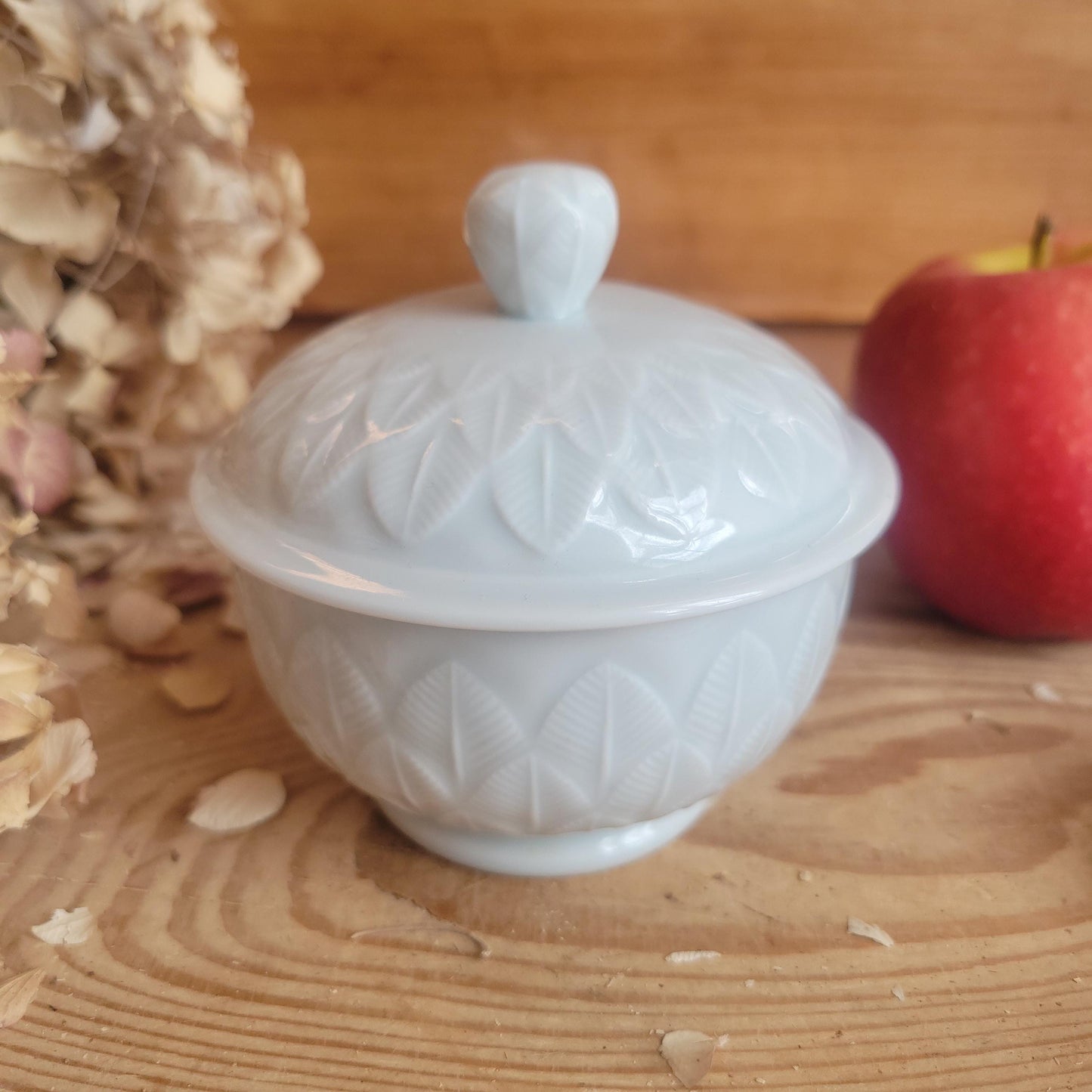 Small Limoges Lidded Sugar Bowl with Leaf Motif, France c.1910