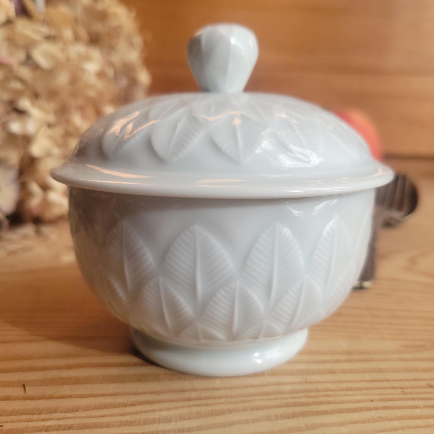 Small Limoges Lidded Sugar Bowl with Leaf Motif, France c.1910