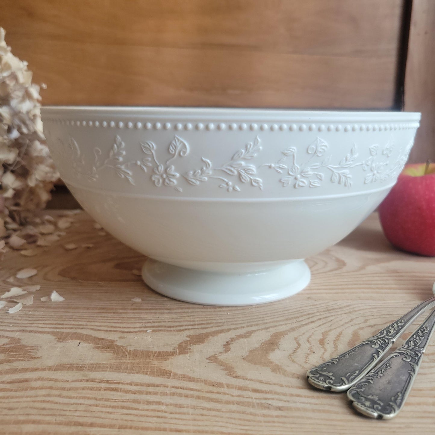Limoges Porcelain Bowl with Moulded Frieze and Pearl Beading, France c.1900