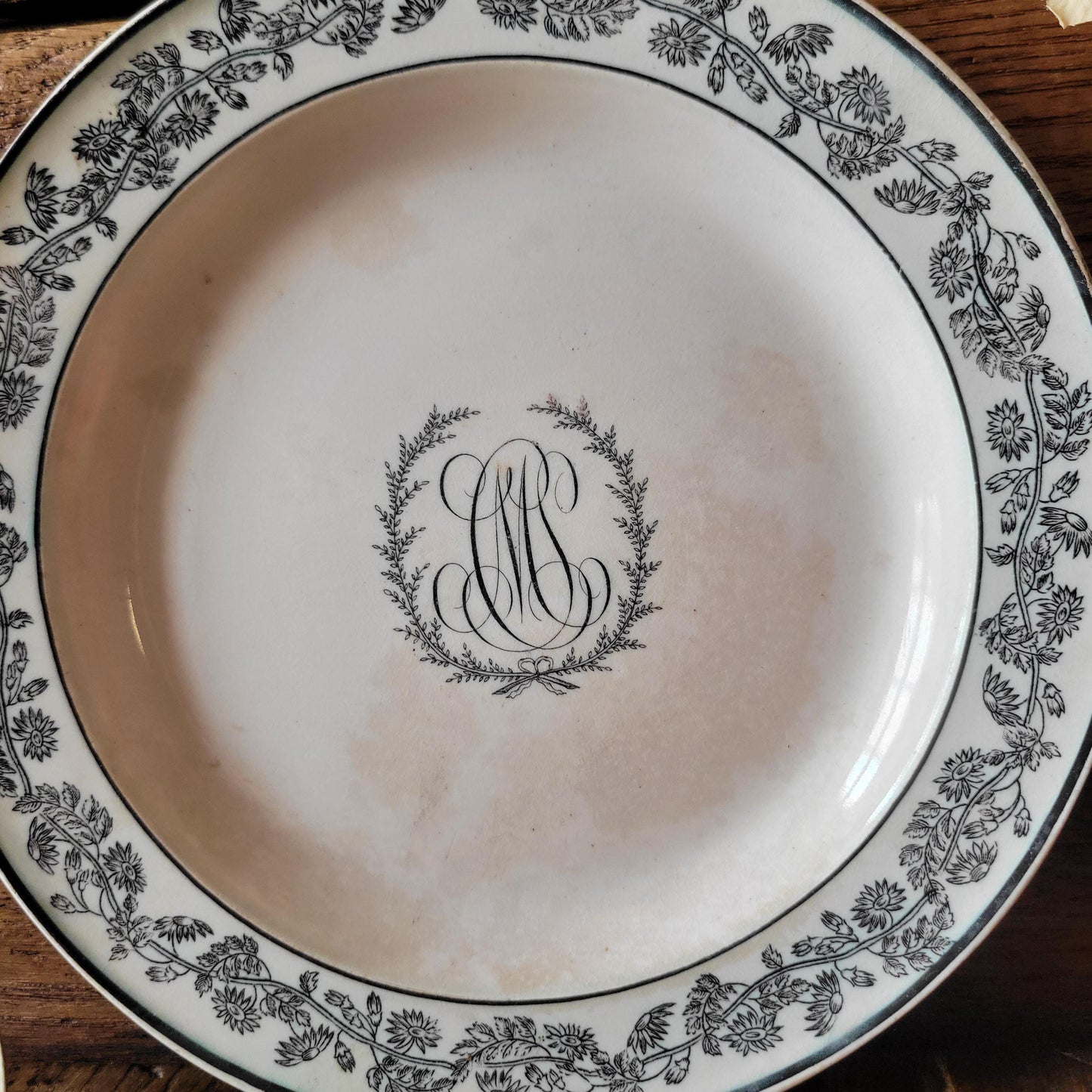 Gien & Creil et Montereau Plates, ‘Le Rameau d’Or’ and Monogram, France c.1800–1820