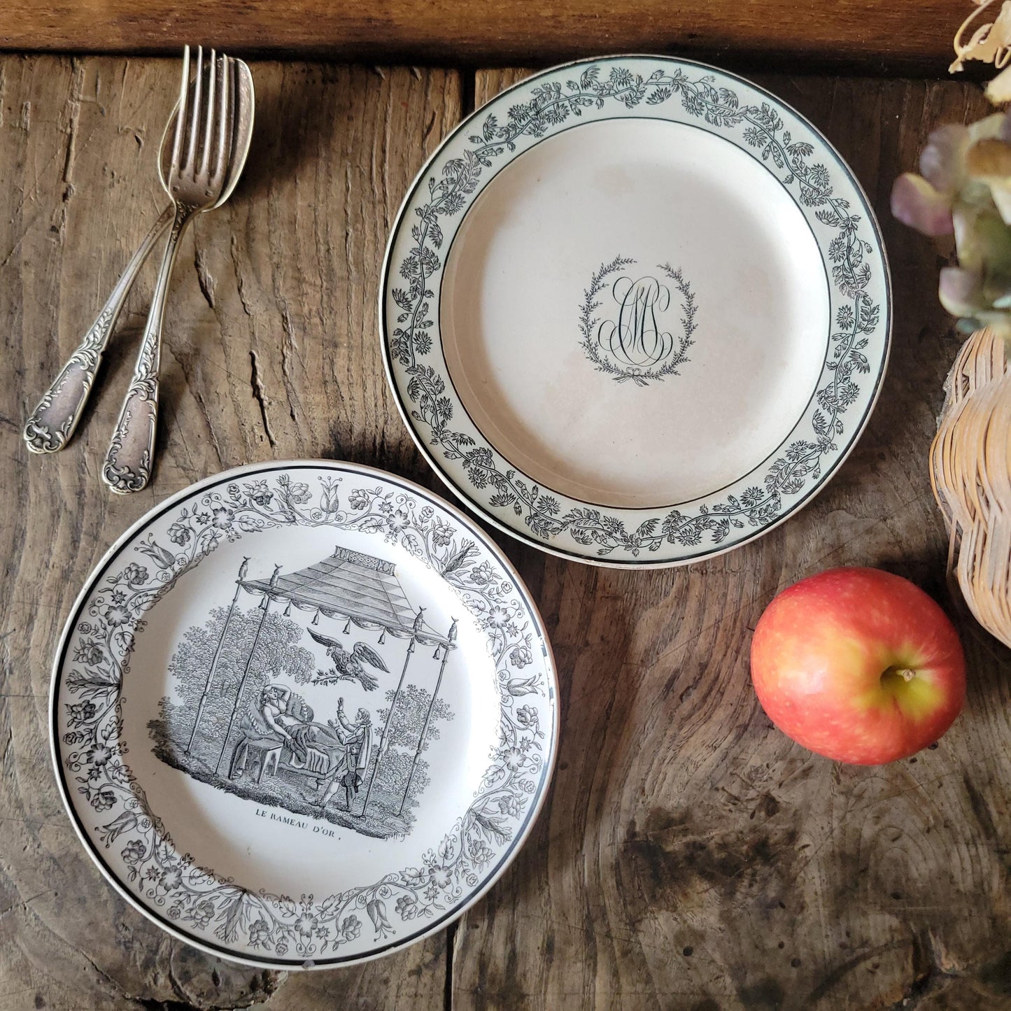 Gien & Creil et Montereau Plates, ‘Le Rameau d’Or’ and Monogram, France c.1800–1820