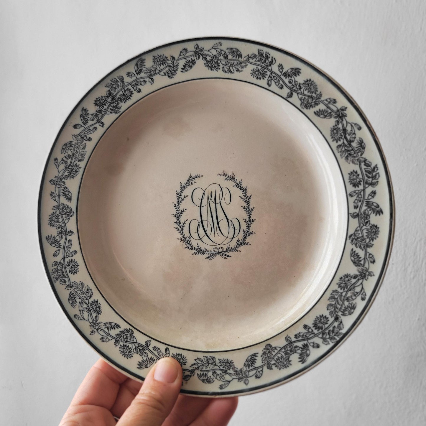 Gien & Creil et Montereau Plates, ‘Le Rameau d’Or’ and Monogram, France c.1800–1820