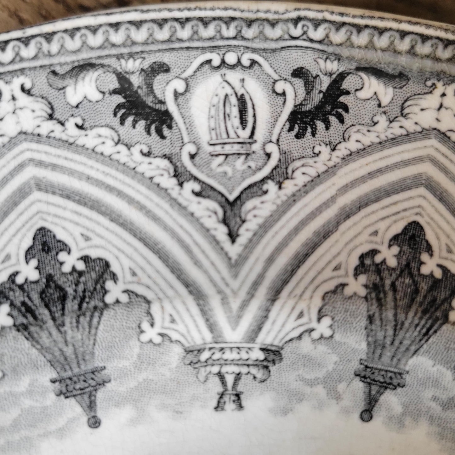 Antique Wedgwood Plate with Architectural and Heraldic/Chess Motifs, England c.19th Century