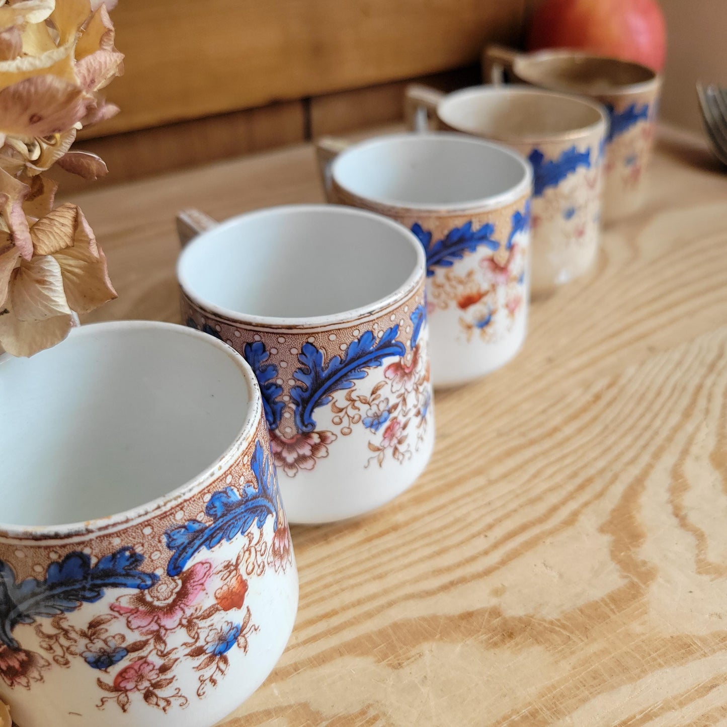 Set of 5 Sarreguemines Tea / Espresso Cups, Polychrome Earthenware, France c.1890